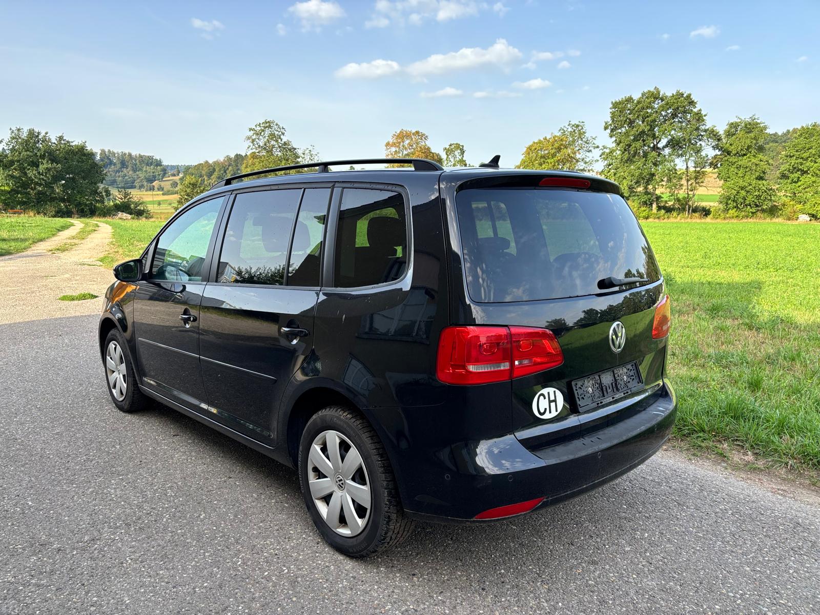 VW Touran 1.4 TSI Trendline-image-12