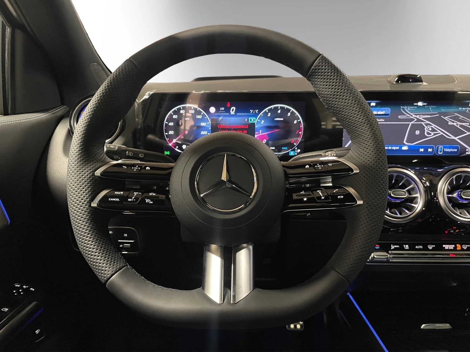 MERCEDES-BENZ GLA 250 4Matic 8G-DCT Swiss Star-image-13