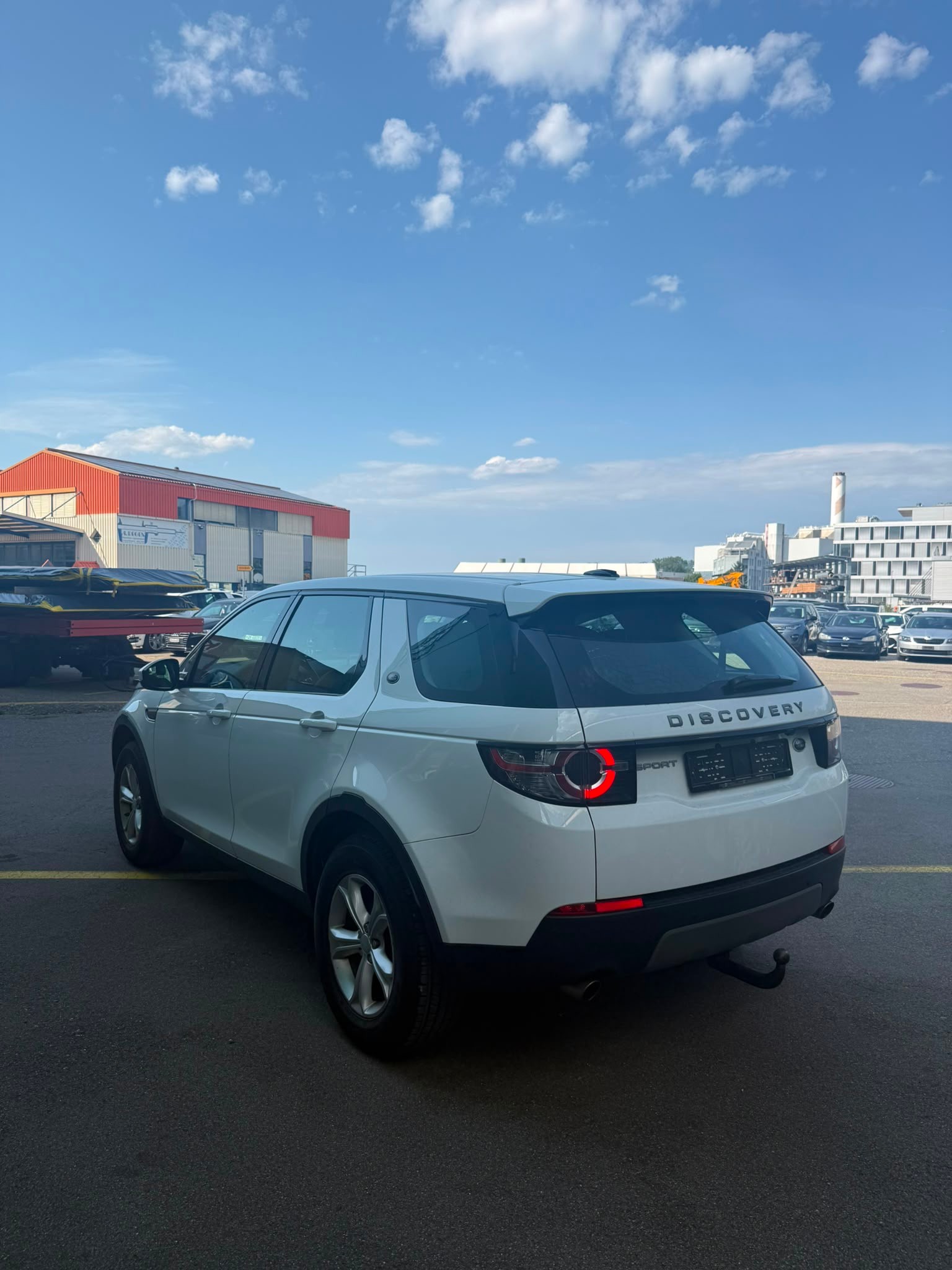LAND ROVER Discovery Sport 2.0 TD4 SE AT9-image-3