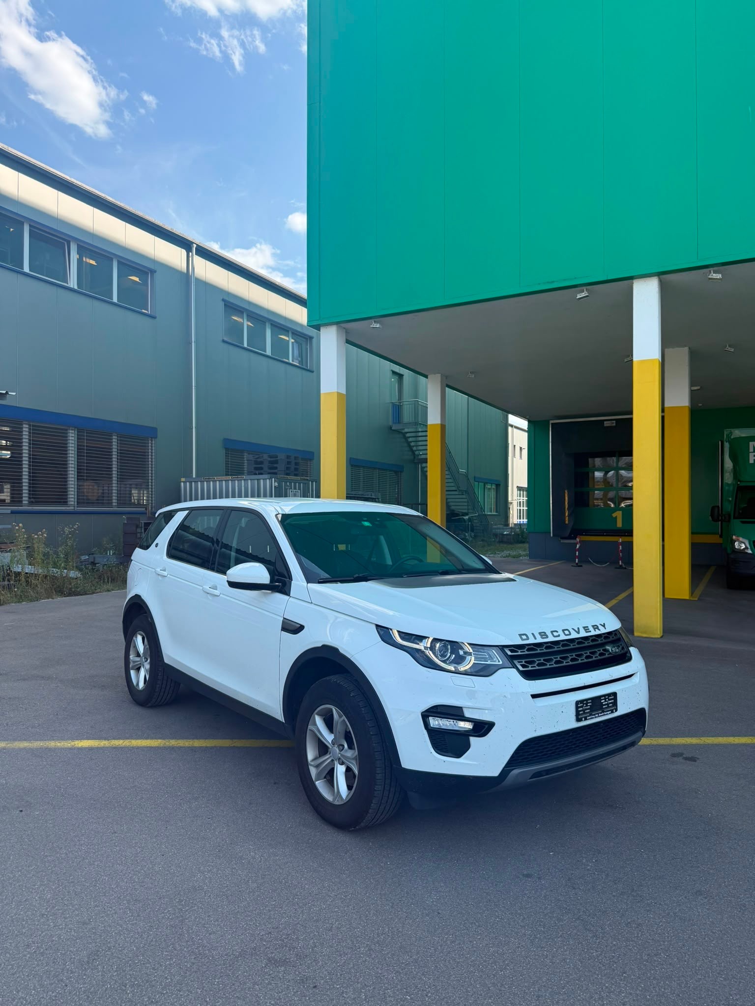LAND ROVER Discovery Sport 2.0 TD4 SE AT9-image-0