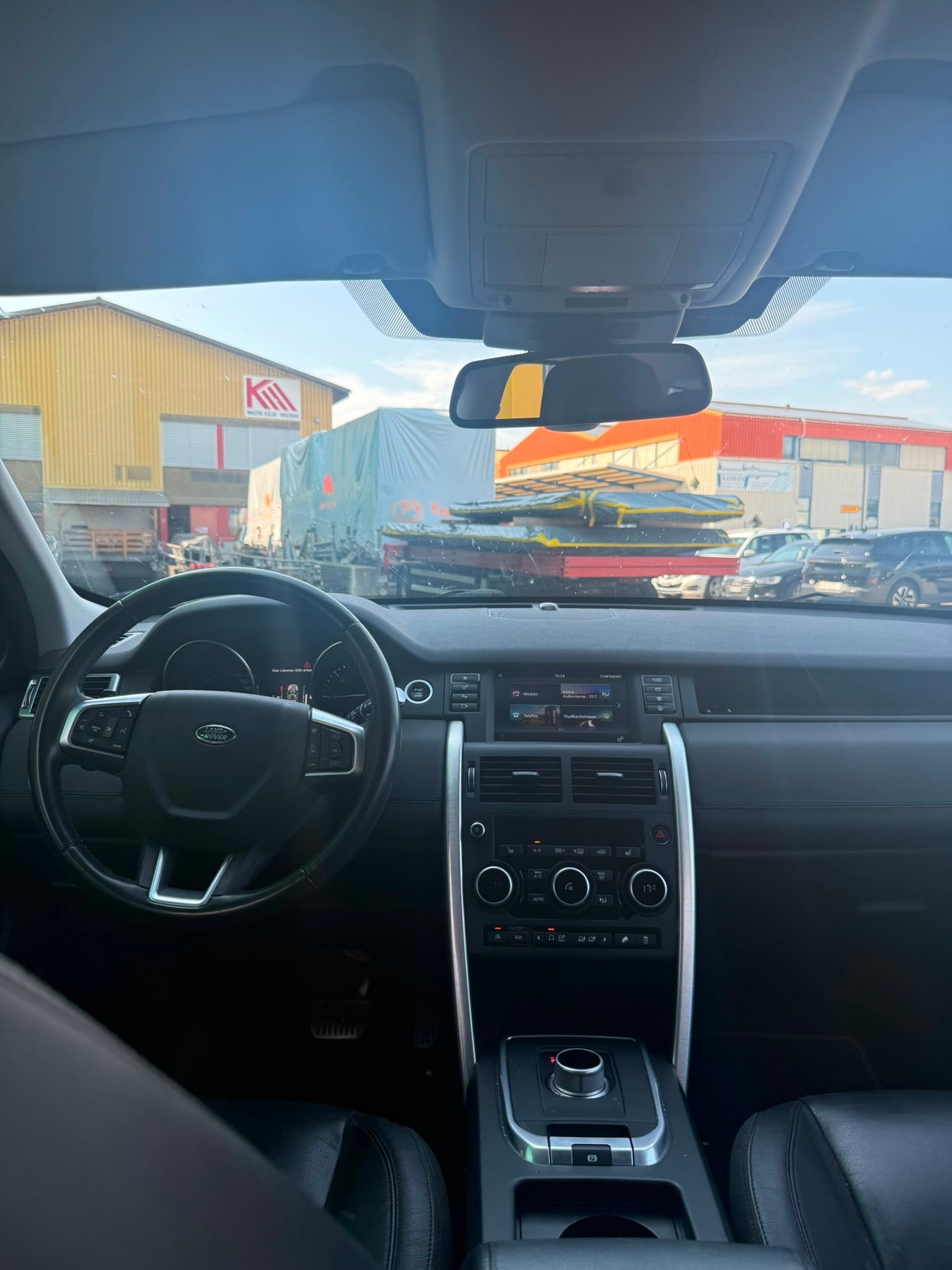 LAND ROVER Discovery Sport 2.0 TD4 SE AT9-image-9