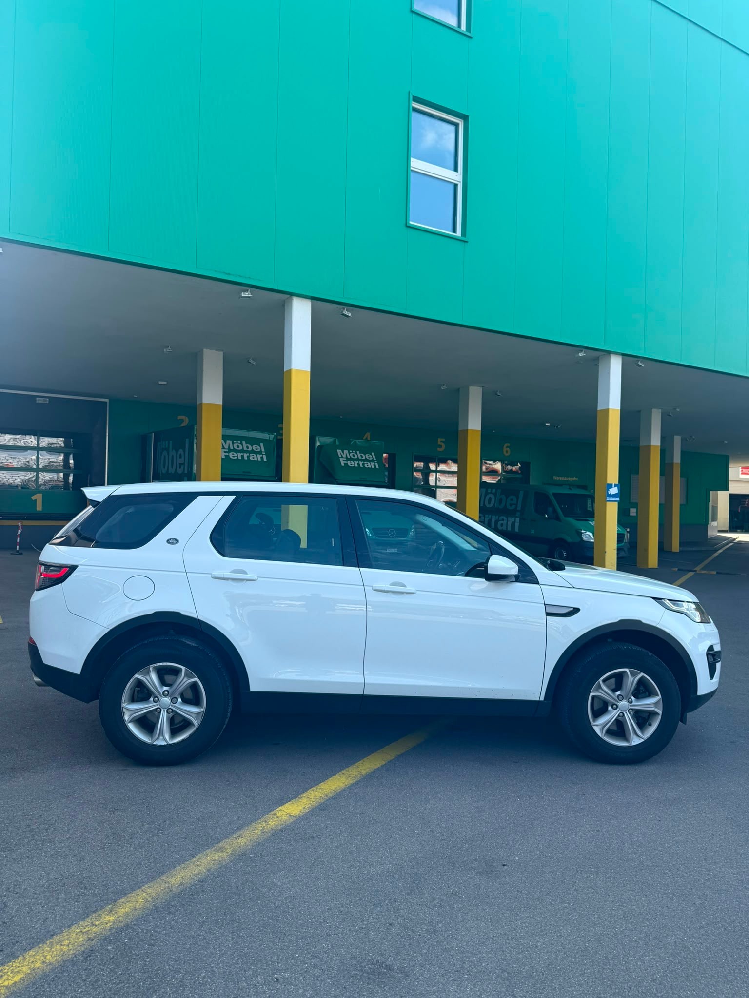 LAND ROVER Discovery Sport 2.0 TD4 SE AT9-image-6