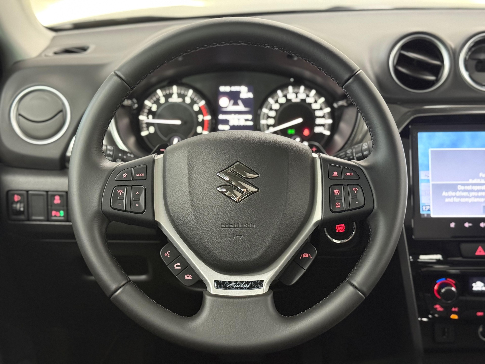 SUZUKI Vitara 1.4 Boosterjet Piz Sulai Top 4x4 Hybrid-image-13