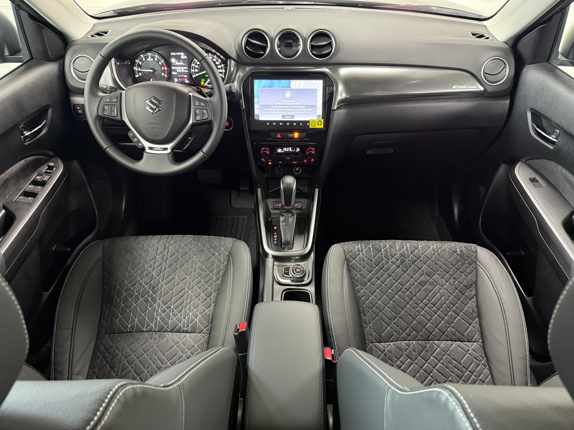 SUZUKI Vitara 1.4 Boosterjet Piz Sulai Top 4x4 Hybrid-image-11