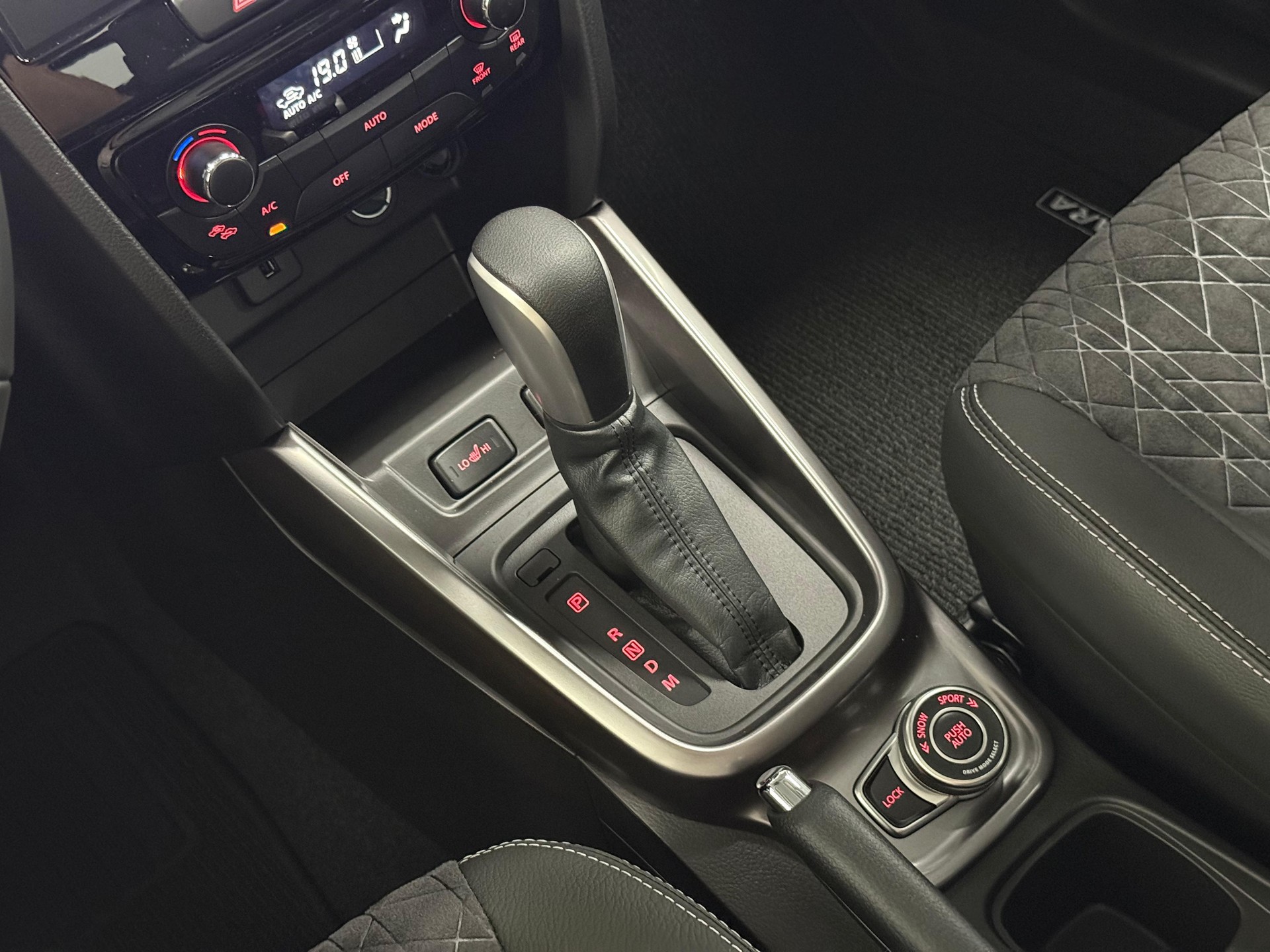 SUZUKI Vitara 1.4 Boosterjet Piz Sulai Top 4x4 Hybrid-image-20