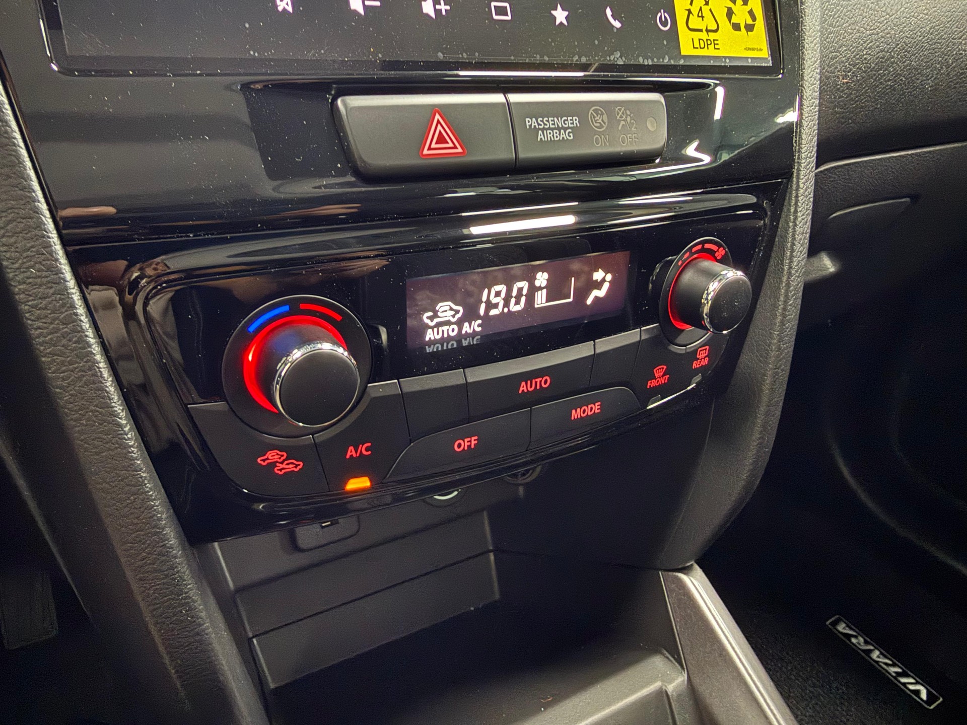 SUZUKI Vitara 1.4 Boosterjet Piz Sulai Top 4x4 Hybrid-image-21