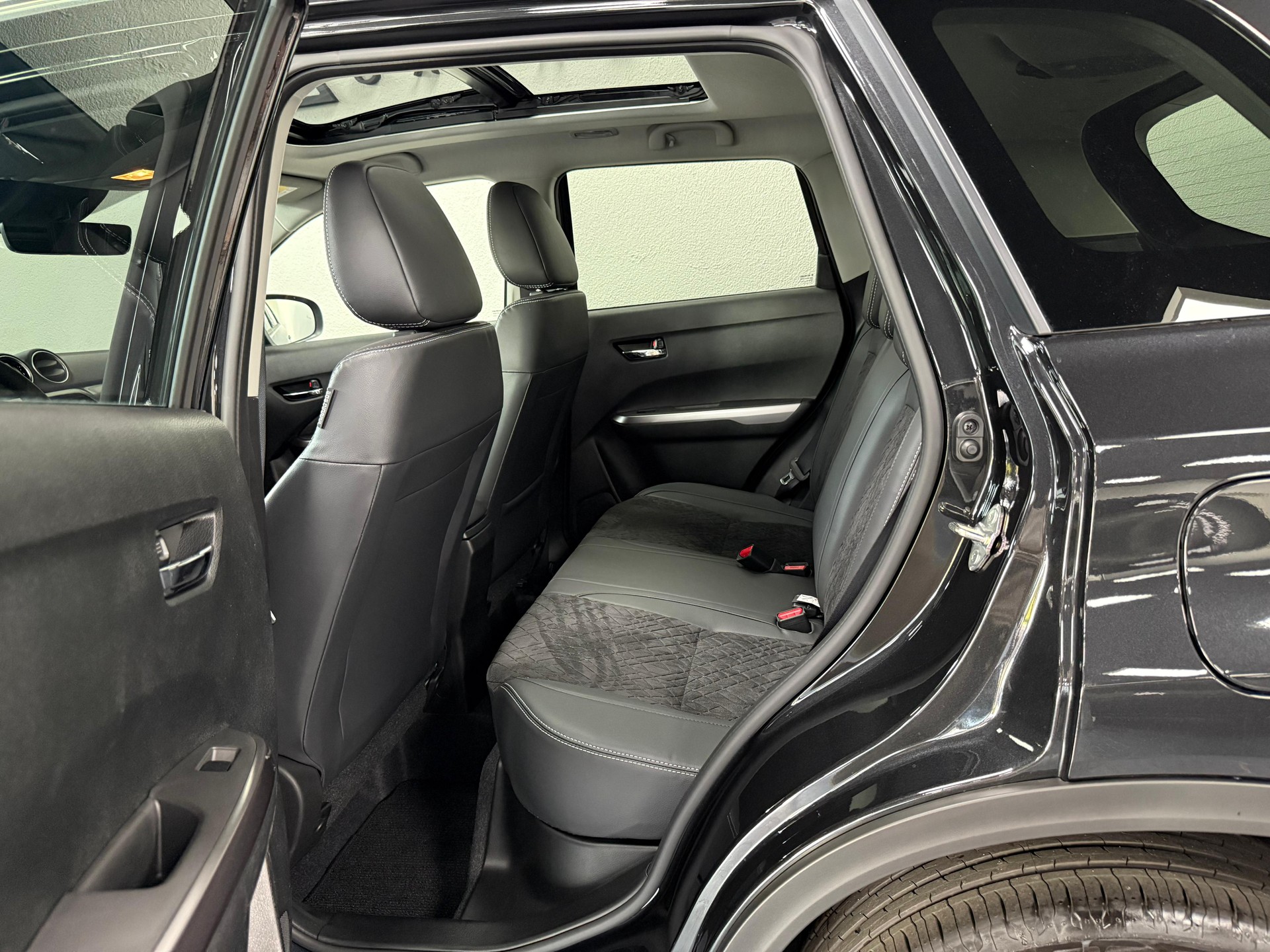 SUZUKI Vitara 1.4 Boosterjet Piz Sulai Top 4x4 Hybrid-image-10