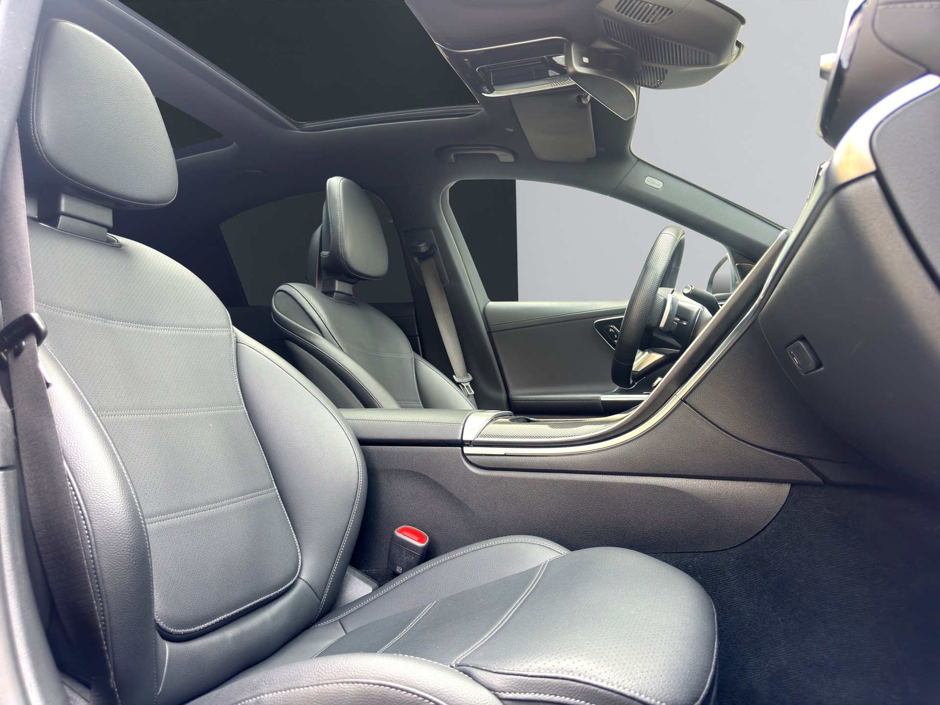MERCEDES-BENZ C 220 d 4Matic AMG Line-image-24