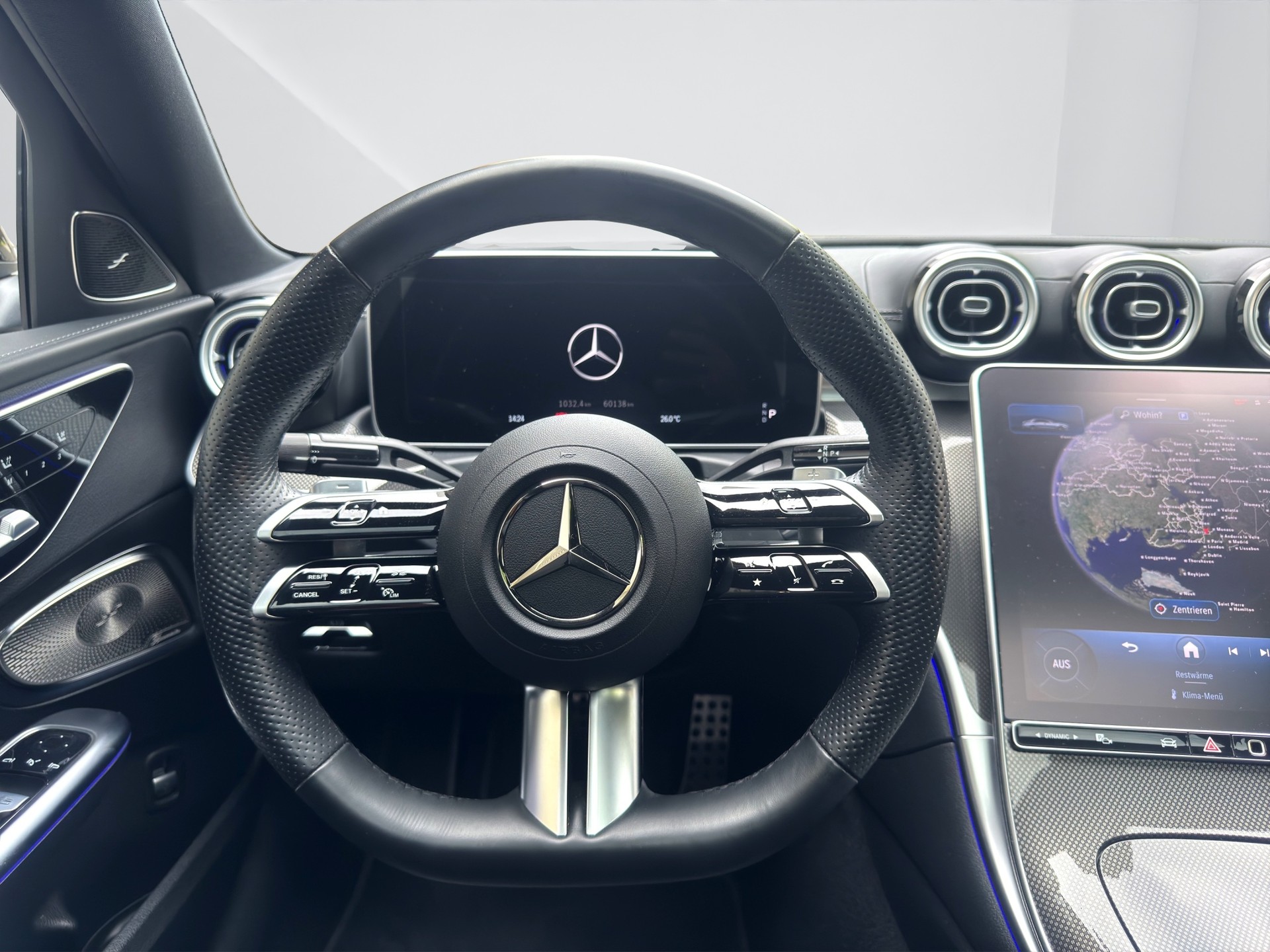 MERCEDES-BENZ C 220 d 4Matic AMG Line-image-14