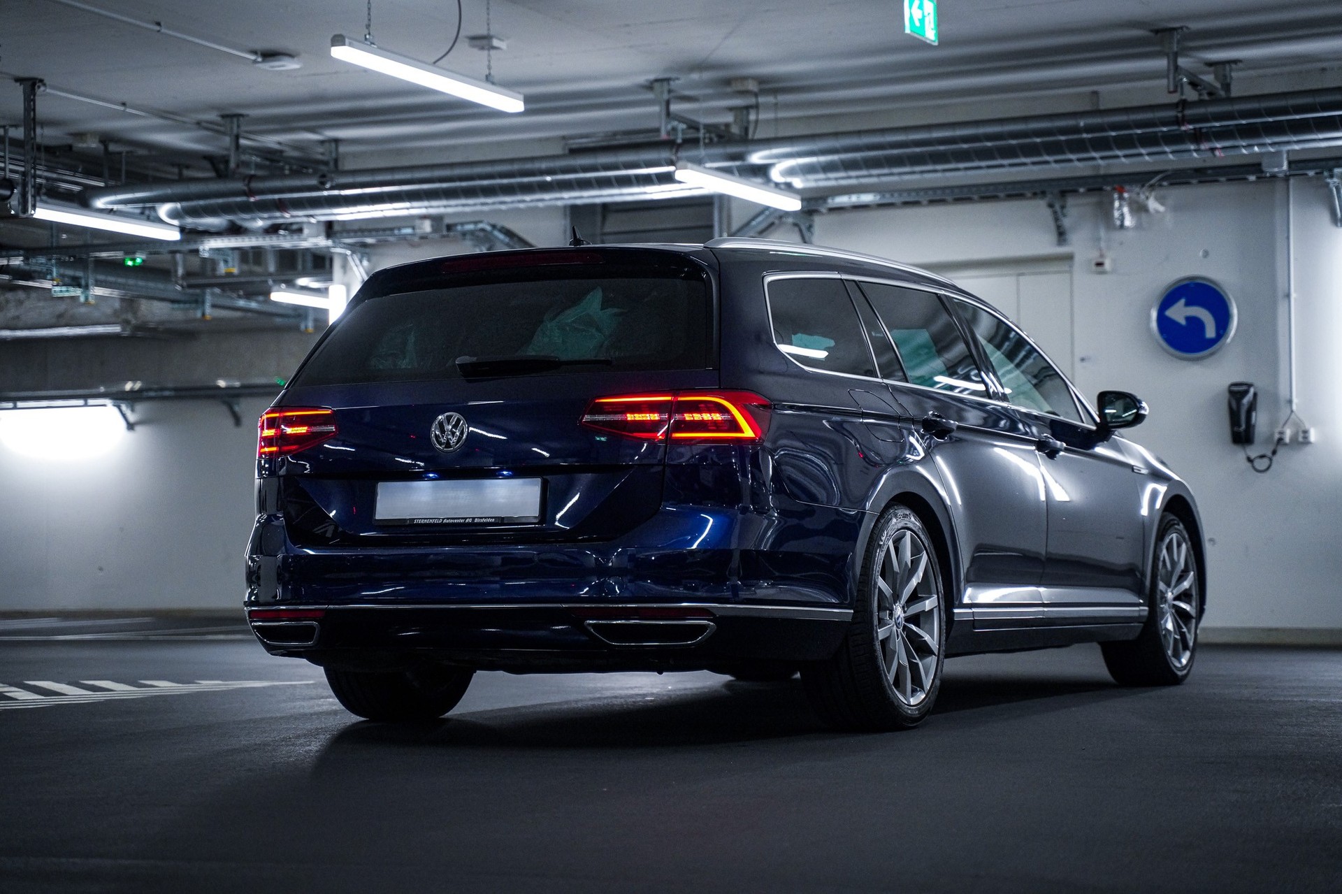 VW Passat Variant 2.0 TDI BMT High. DSG 4Motion-image-3