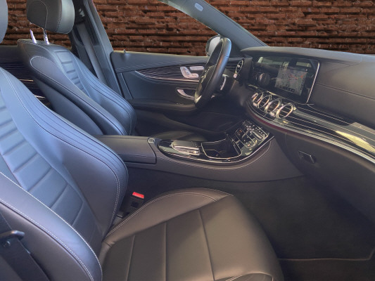 MERCEDES-BENZ E 220 d Swiss Star 4Matic-image-11