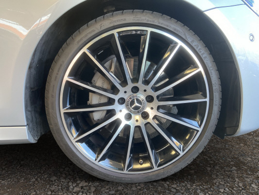 MERCEDES-BENZ E 220 d Swiss Star 4Matic-image-7