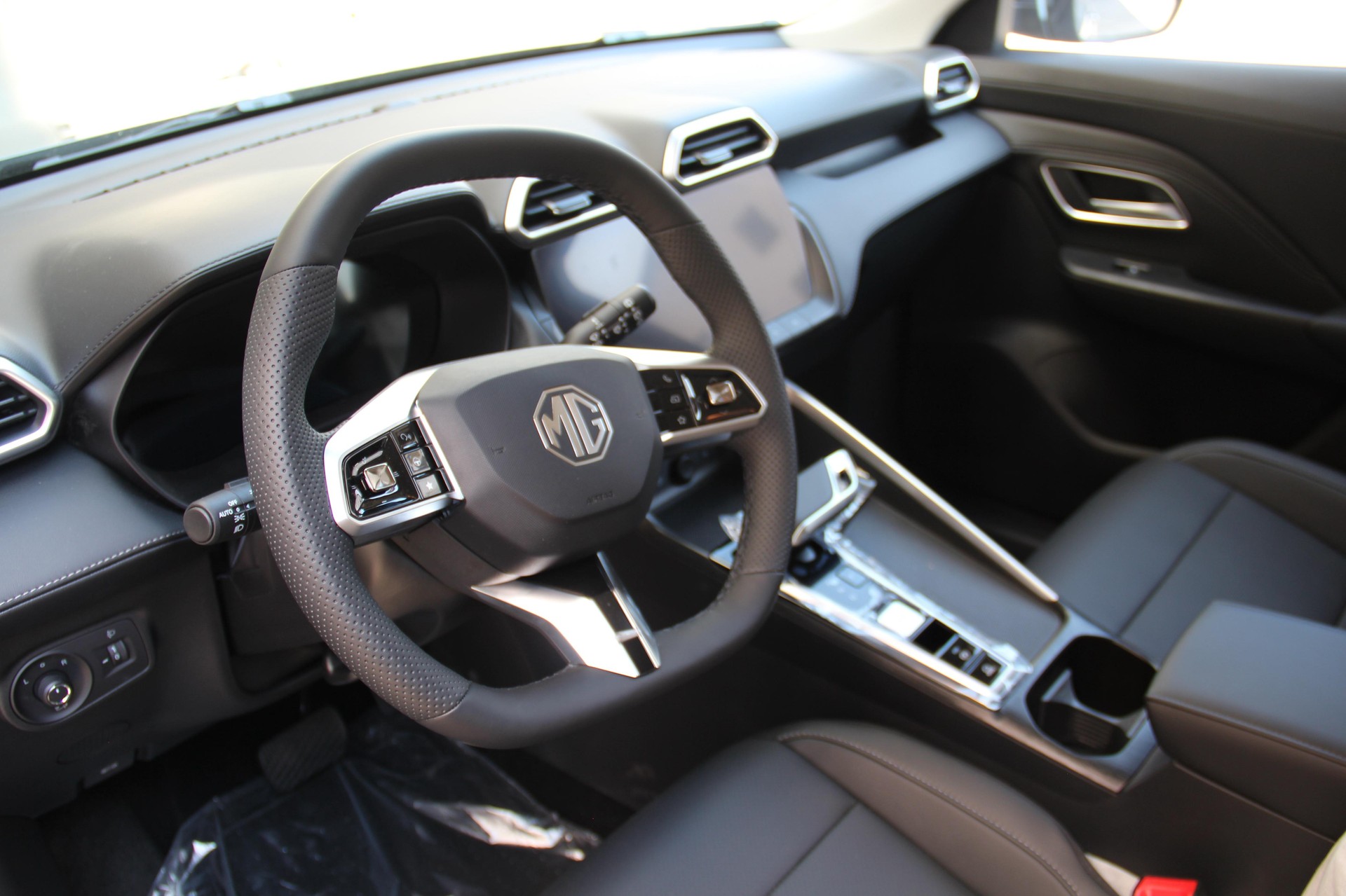 MG ZS 1.5 HEV Luxury-image-7