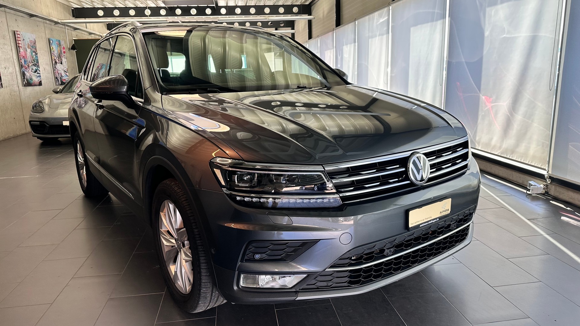 VW Tiguan 2.0 TSI Highline DSG-image-3