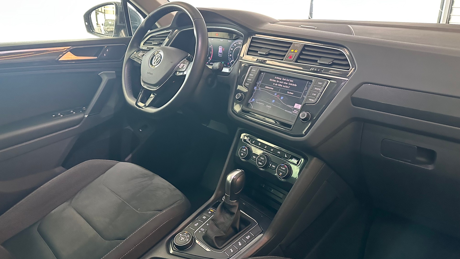 VW Tiguan 2.0 TSI Highline DSG-image-23