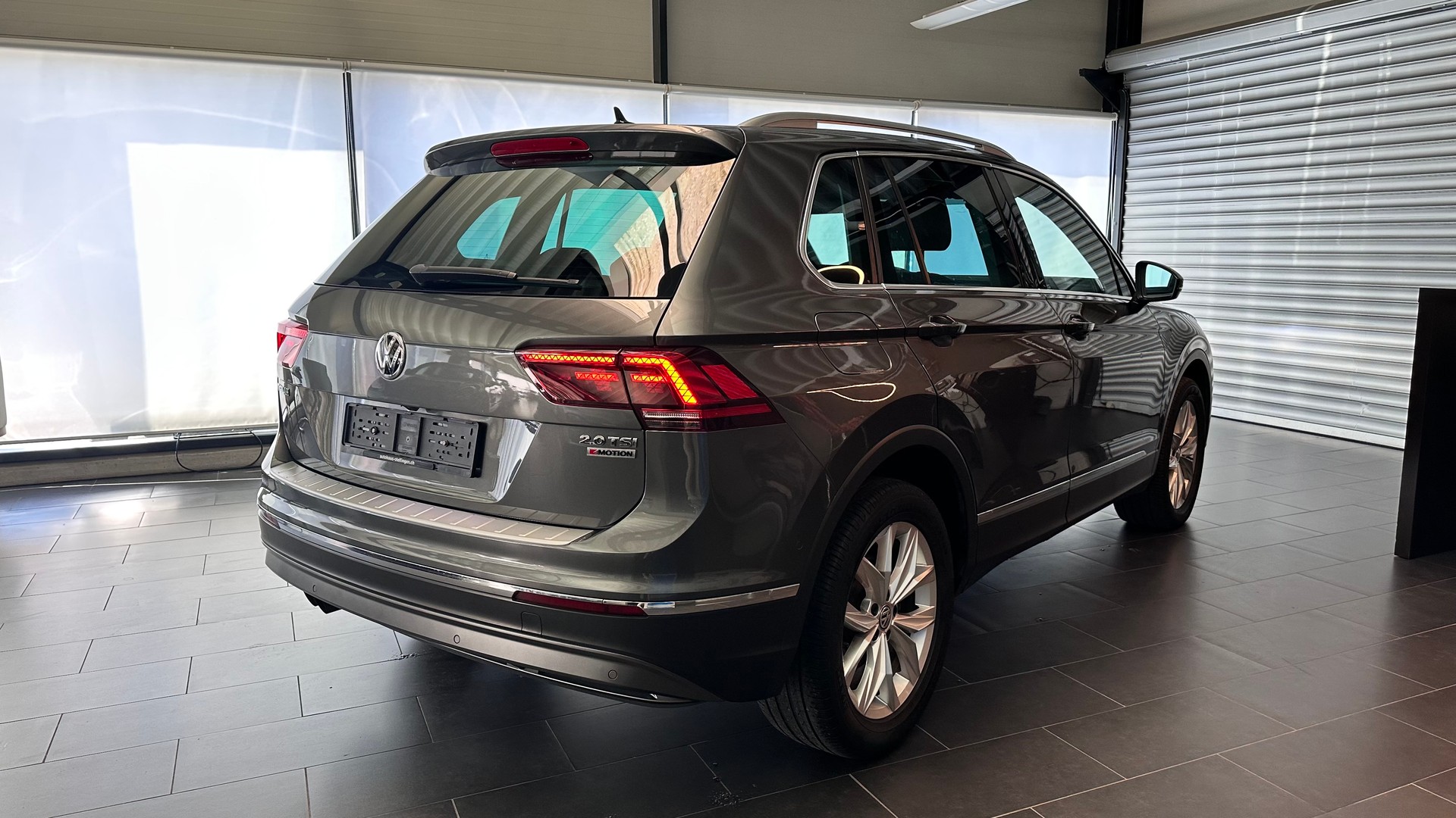 VW Tiguan 2.0 TSI Highline DSG-image-19