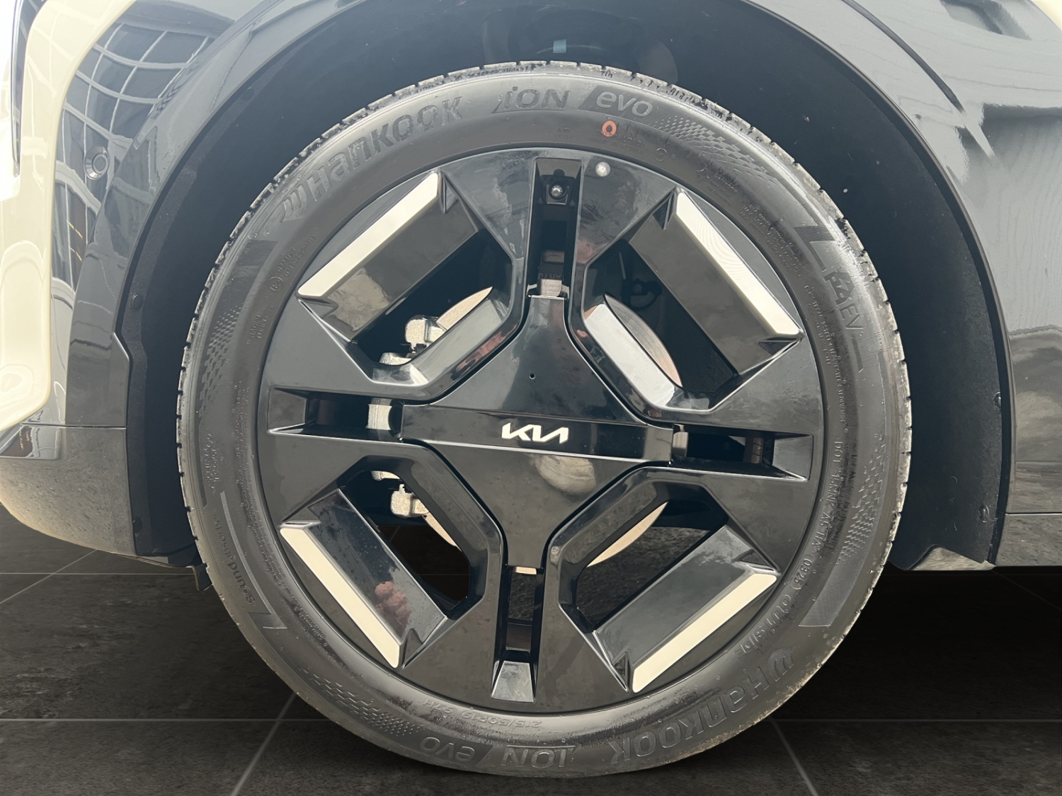KIA EV3 81 kWh GT-Line-image-18