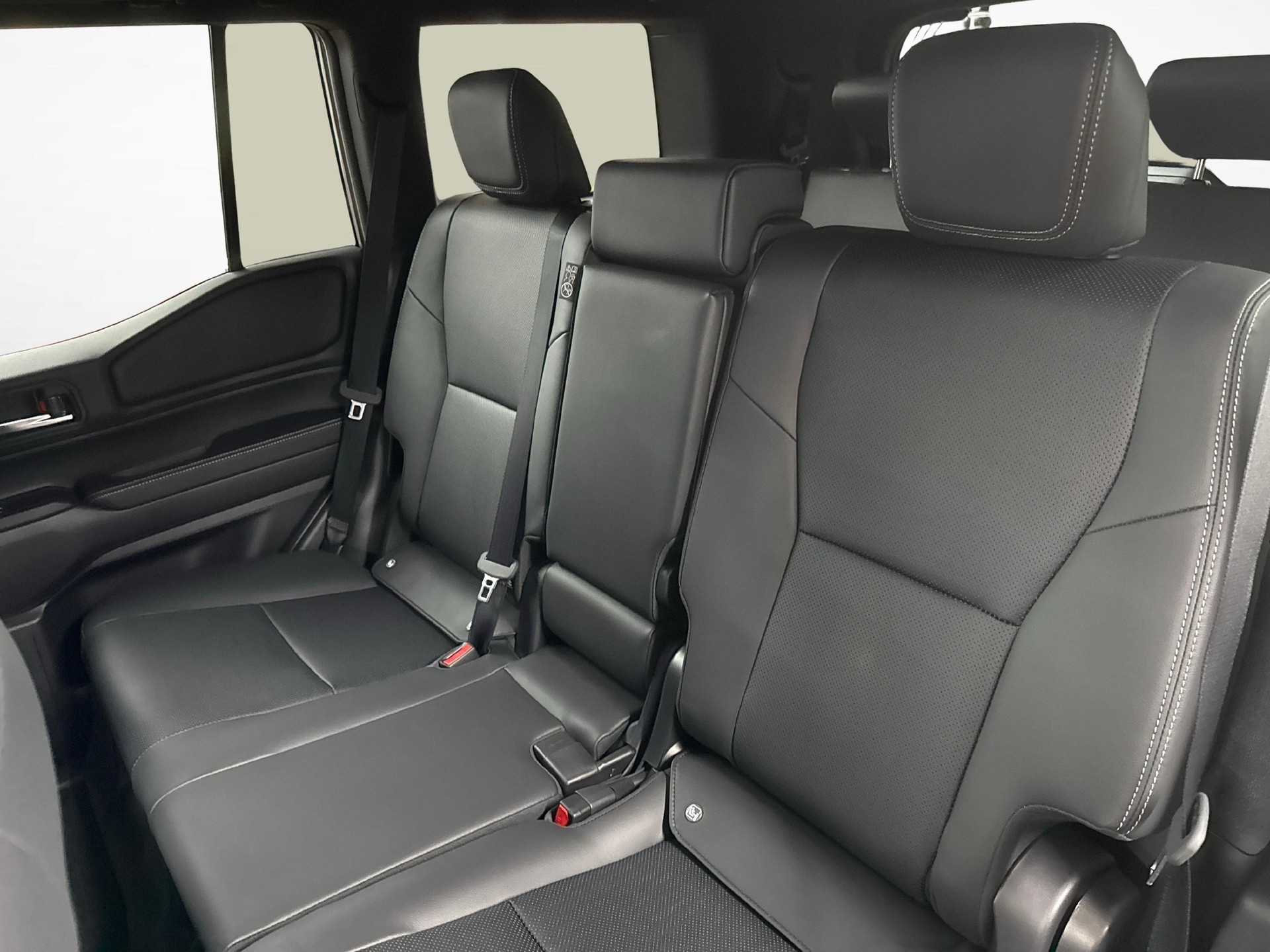 TOYOTA Land Cruiser 2.8 D 48V Style-image-10