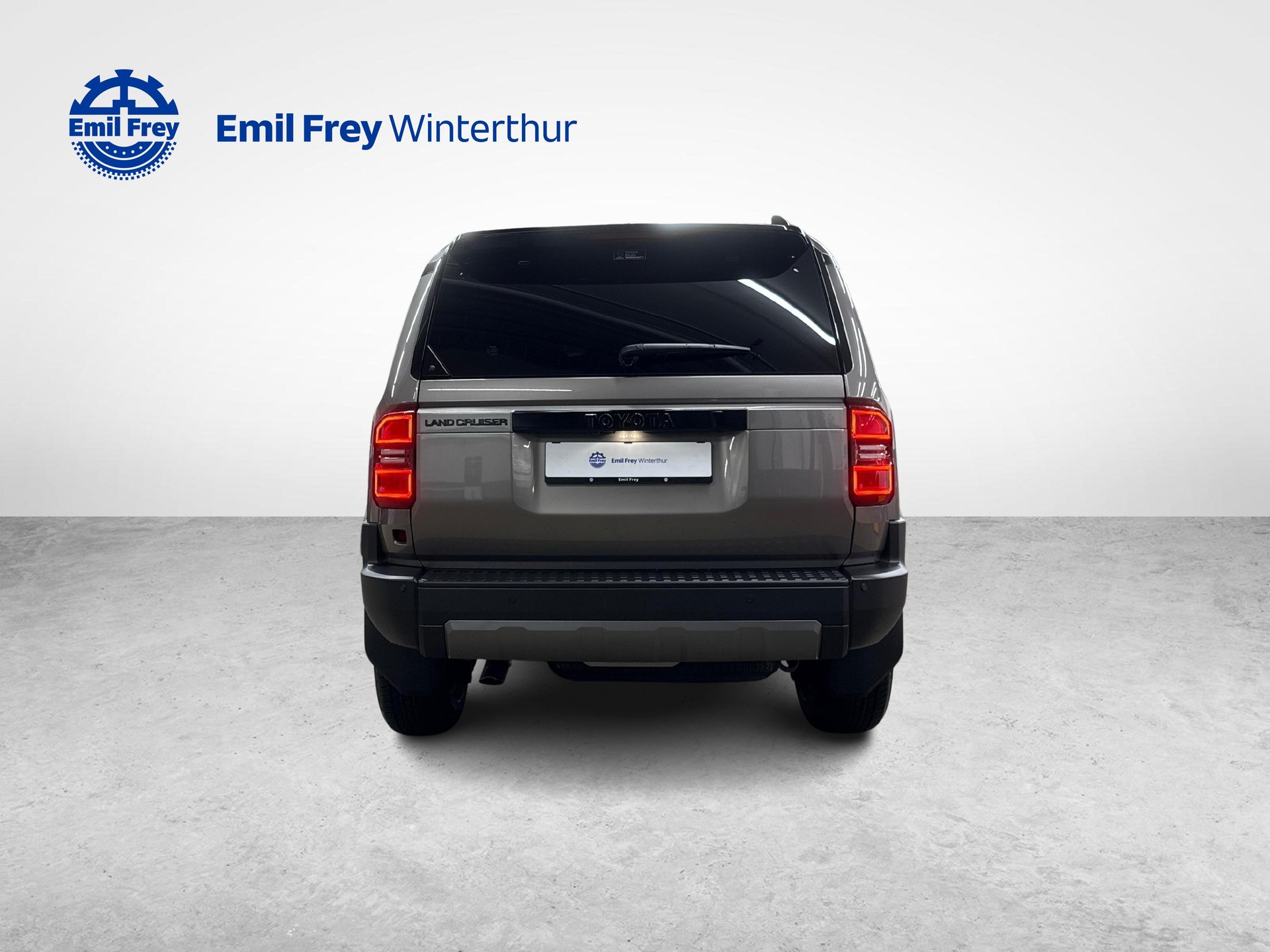 TOYOTA Land Cruiser 2.8 D 48V Style-image-3