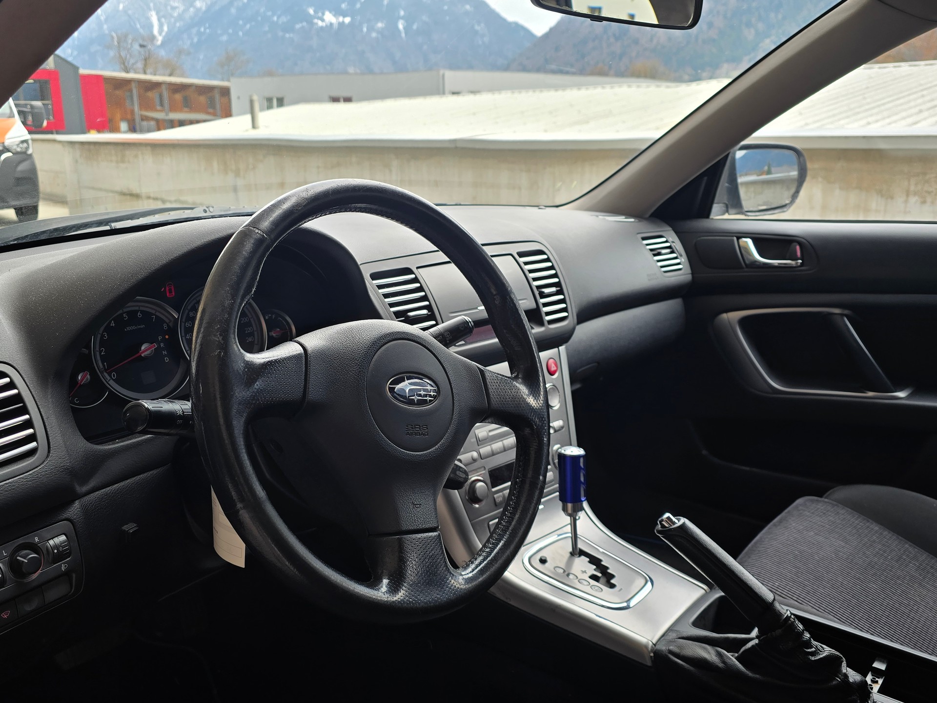 SUBARU Outback 2.5i AWD-image-8