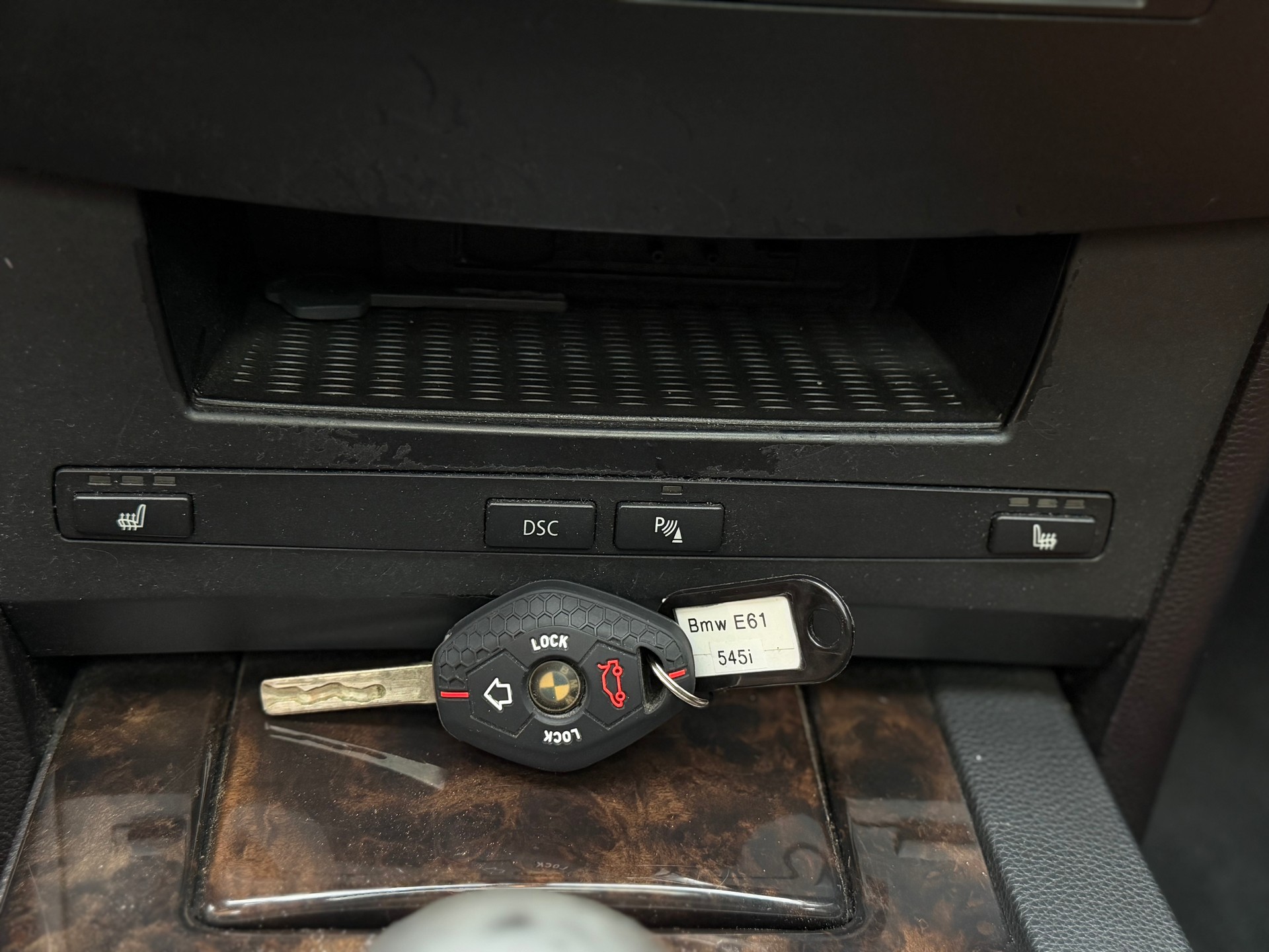 BMW 545i Touring-image-22