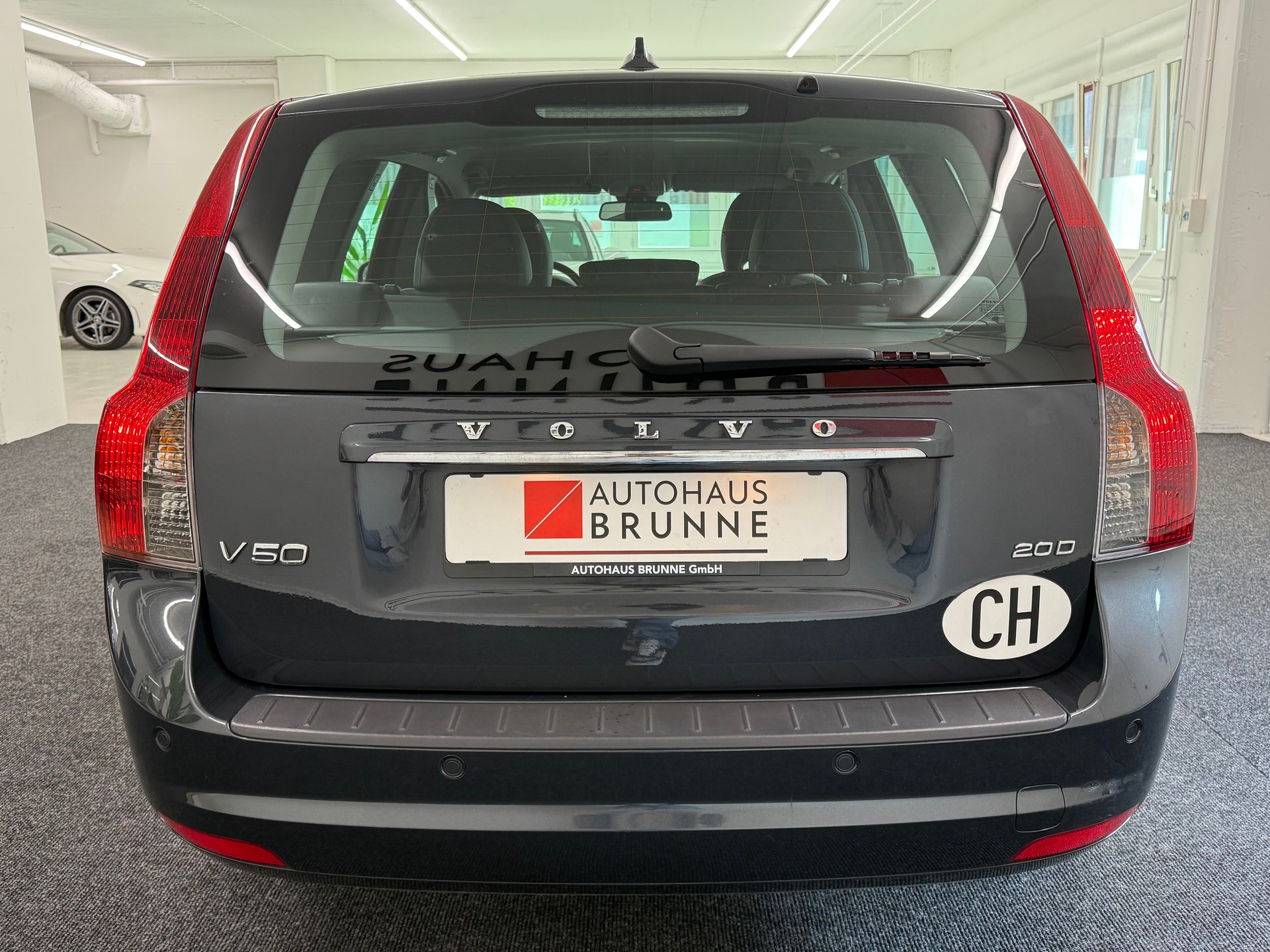 VOLVO V50 2.0D Momentum Powershift-image-4
