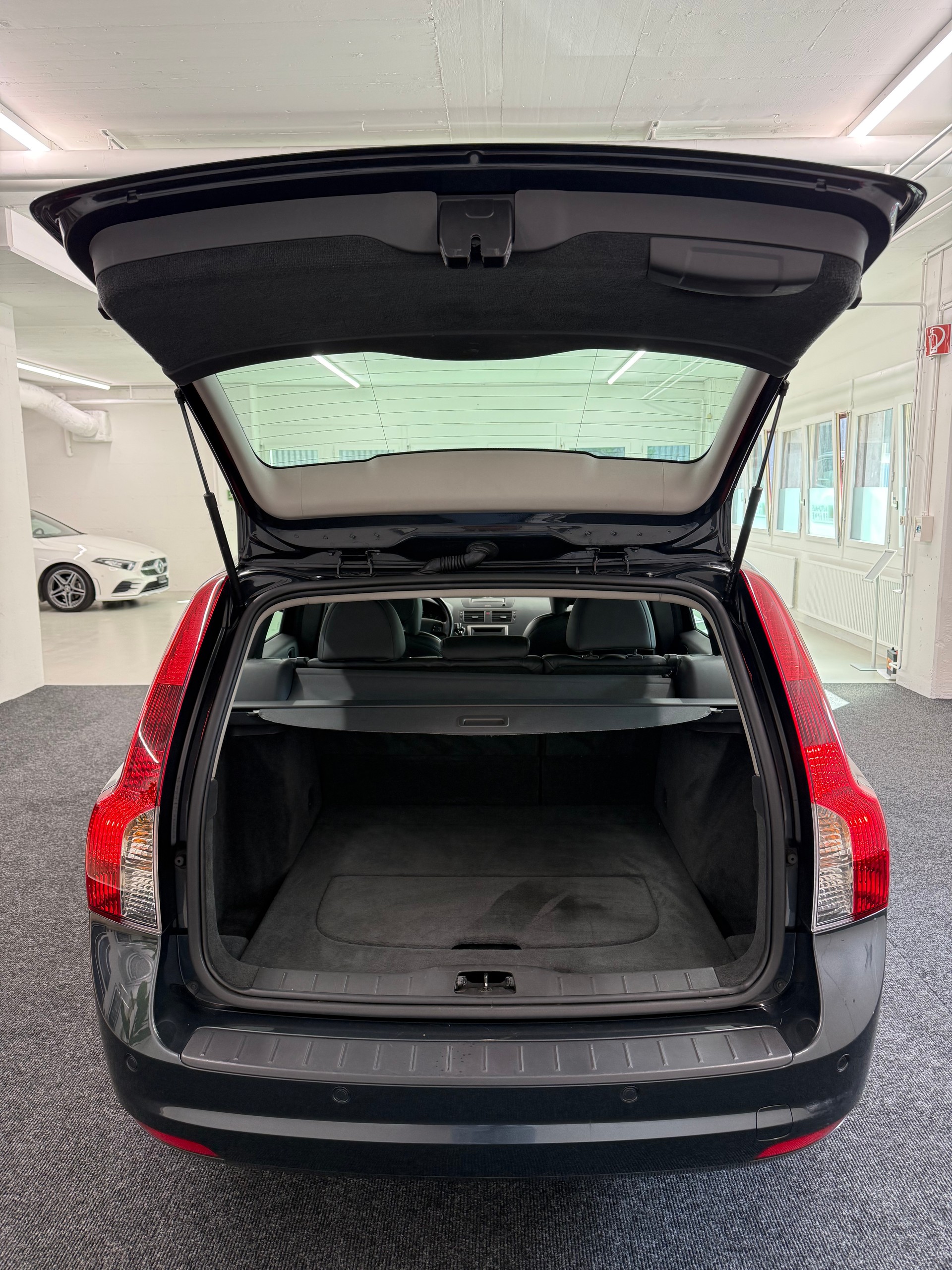 VOLVO V50 2.0D Momentum Powershift-image-5