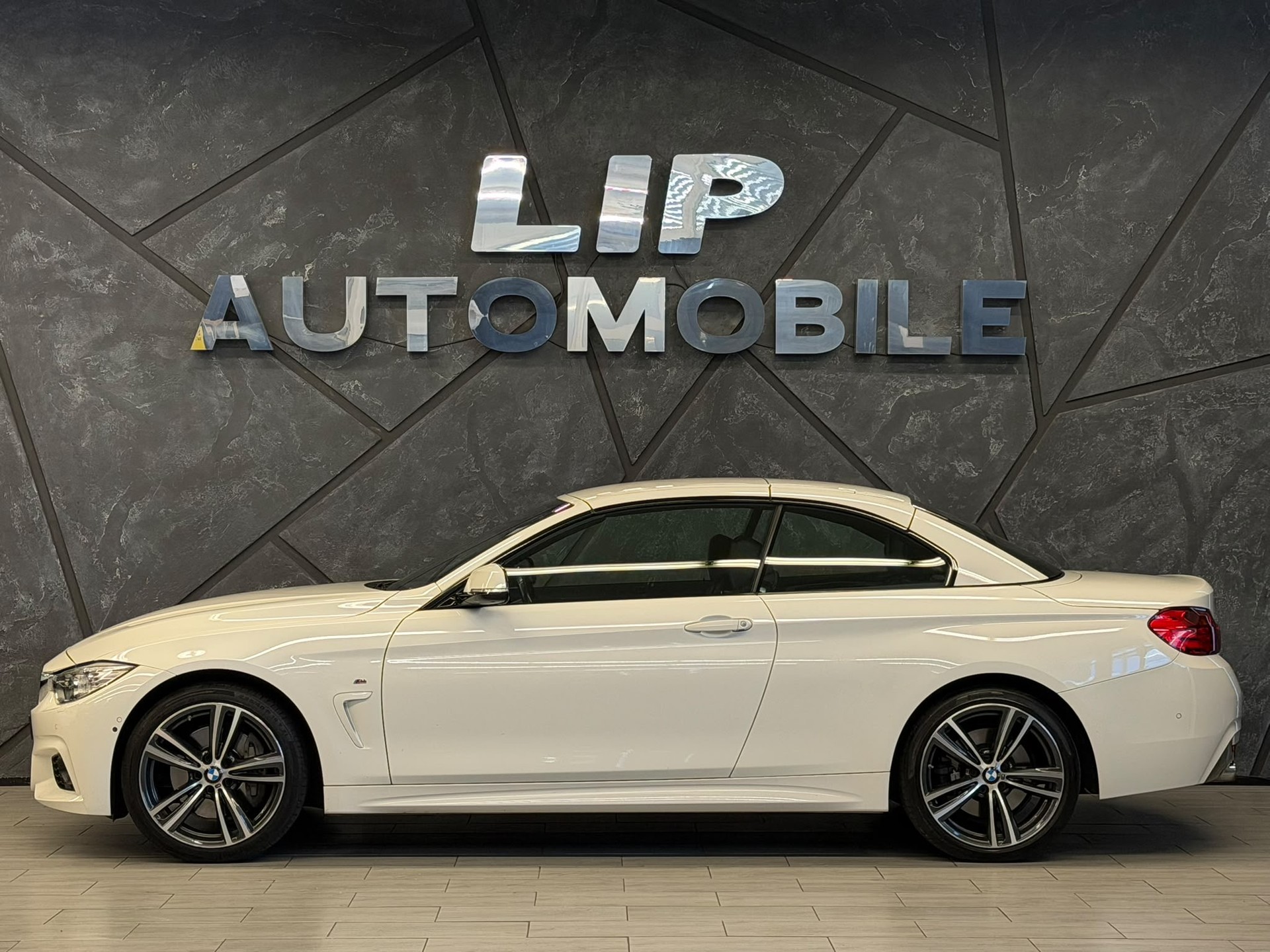 BMW 435i Cabriolet xDrive M Sport Steptronic-image-5