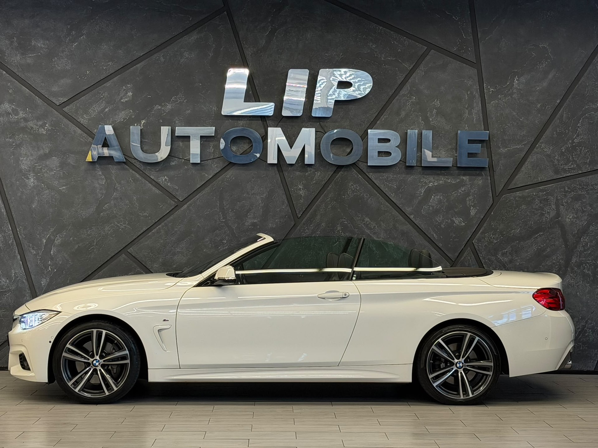 BMW 435i Cabriolet xDrive M Sport Steptronic-image-4