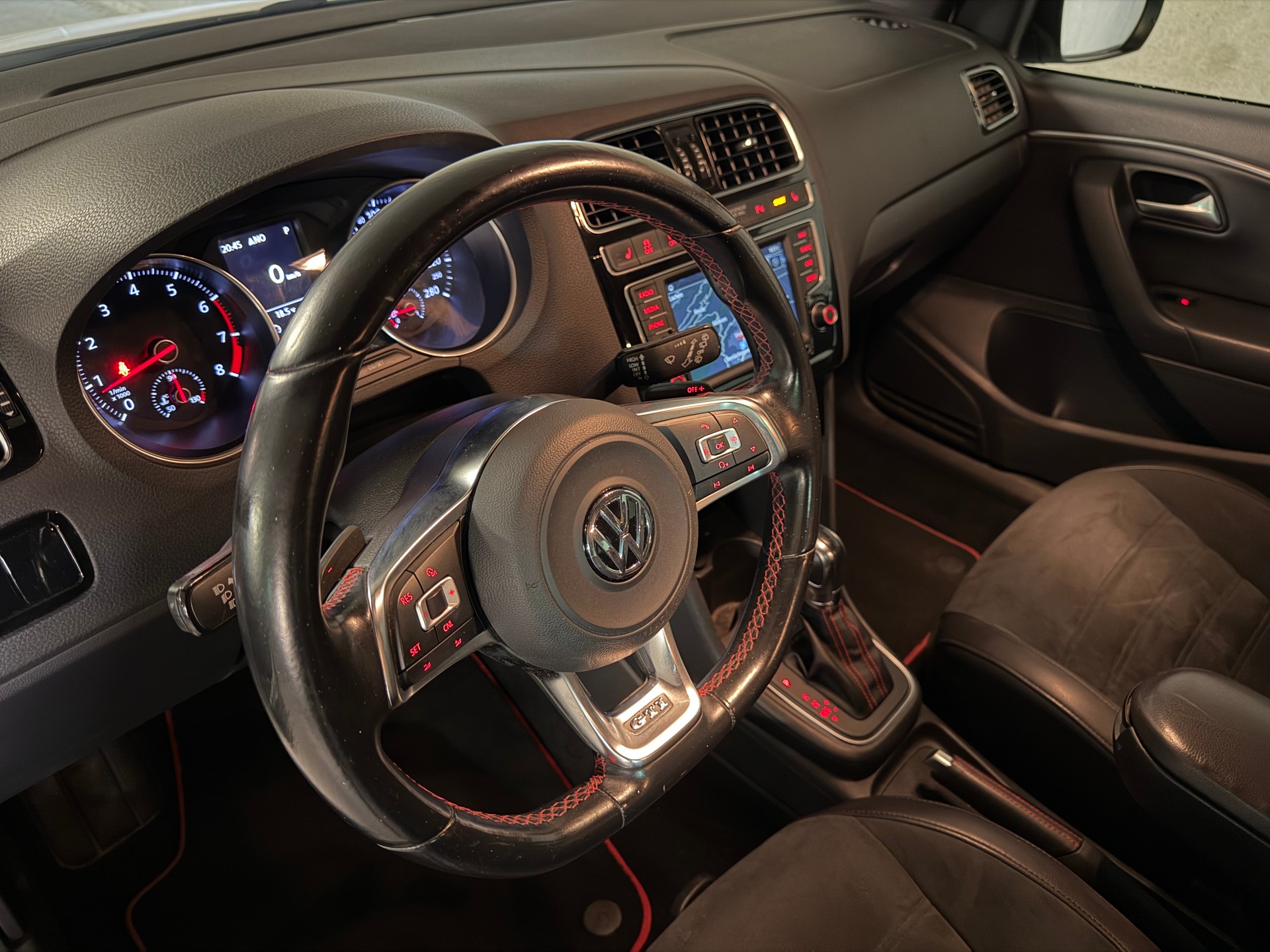 VW Polo 1.8 TSI GTI DSG-image-21
