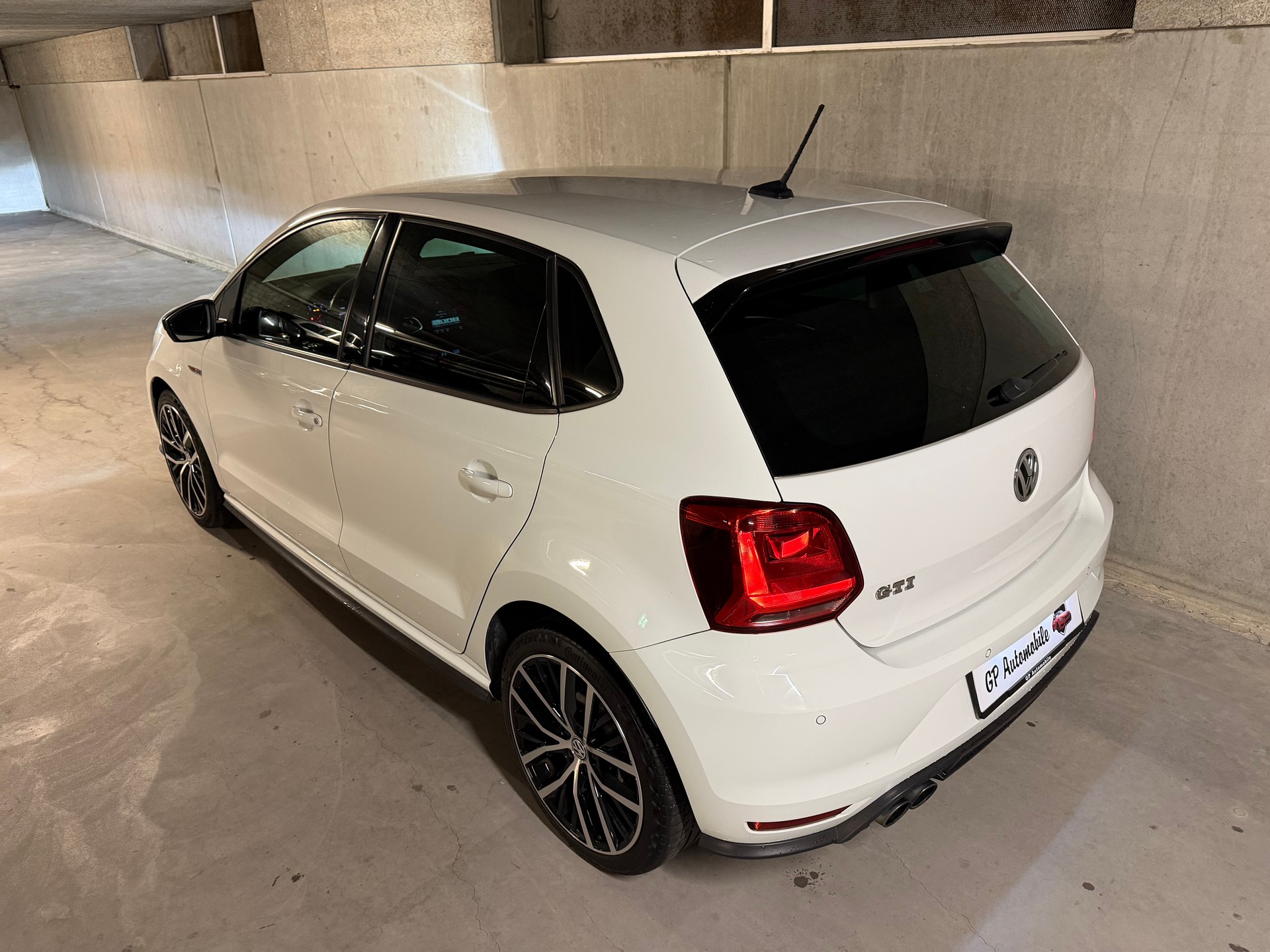 VW Polo 1.8 TSI GTI DSG-image-12