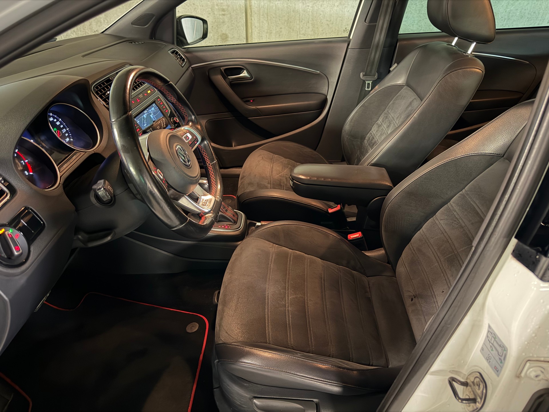 VW Polo 1.8 TSI GTI DSG-image-19