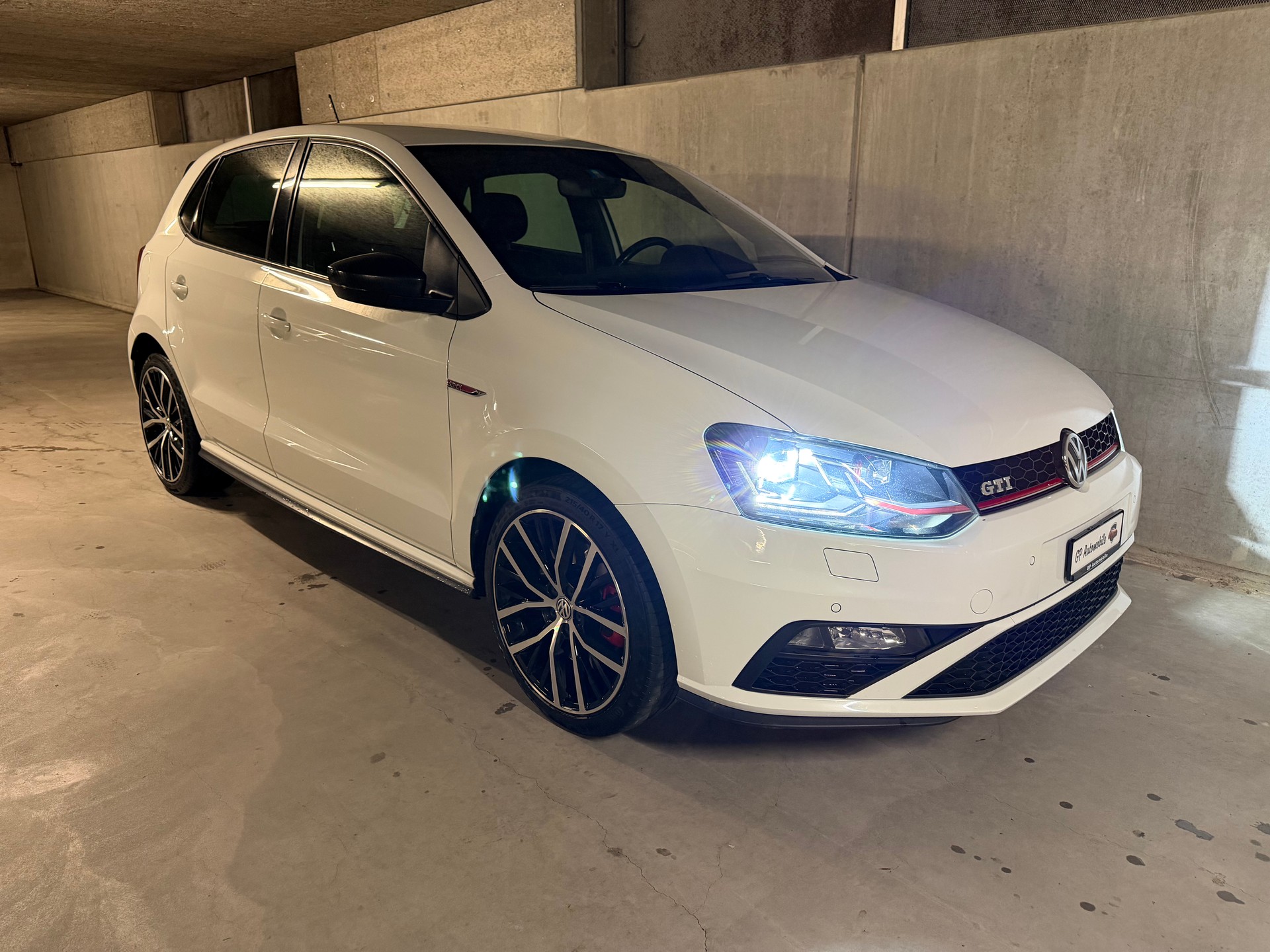 VW Polo 1.8 TSI GTI DSG-image-11