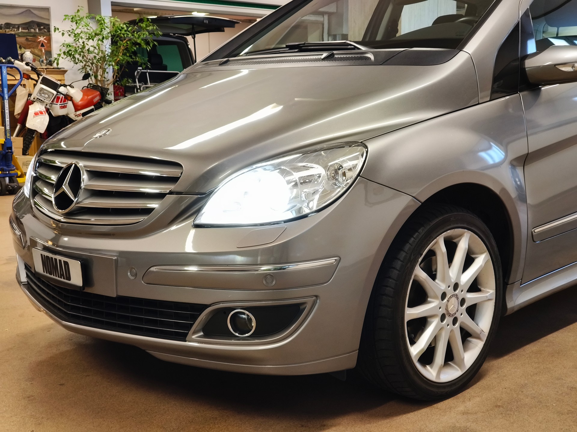 MERCEDES-BENZ B 200 T-image-1