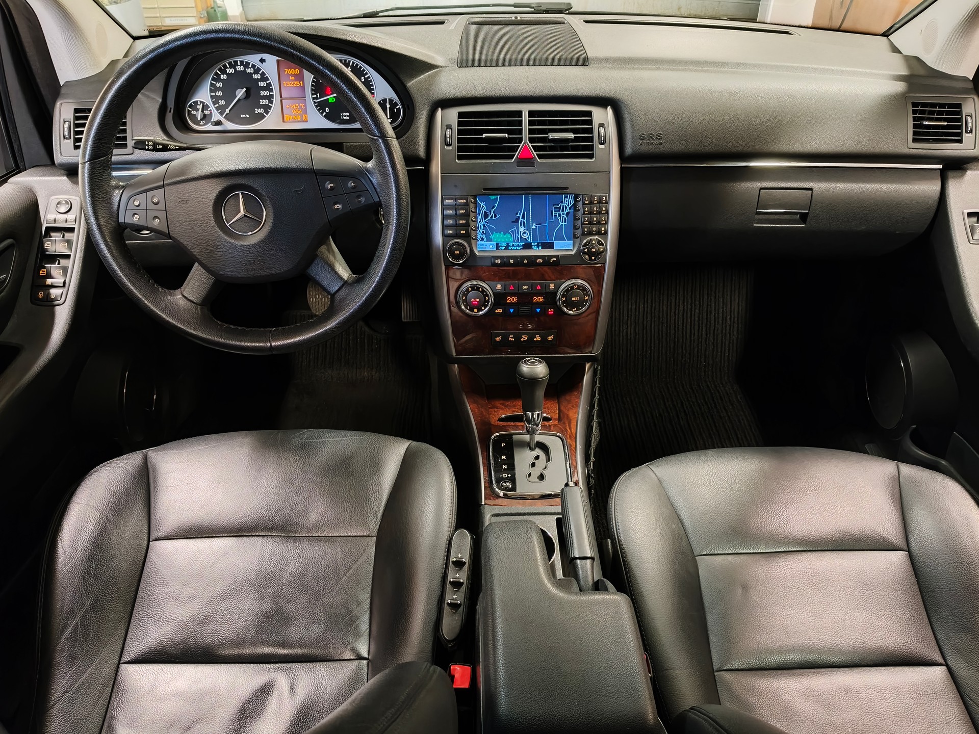 MERCEDES-BENZ B 200 T-image-18