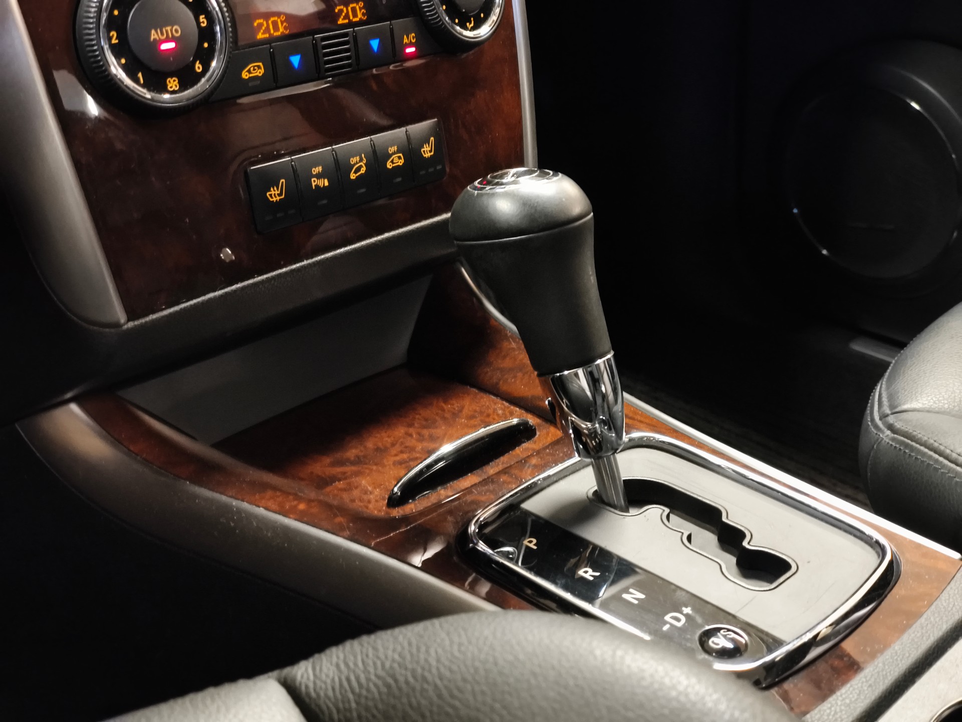 MERCEDES-BENZ B 200 T-image-24