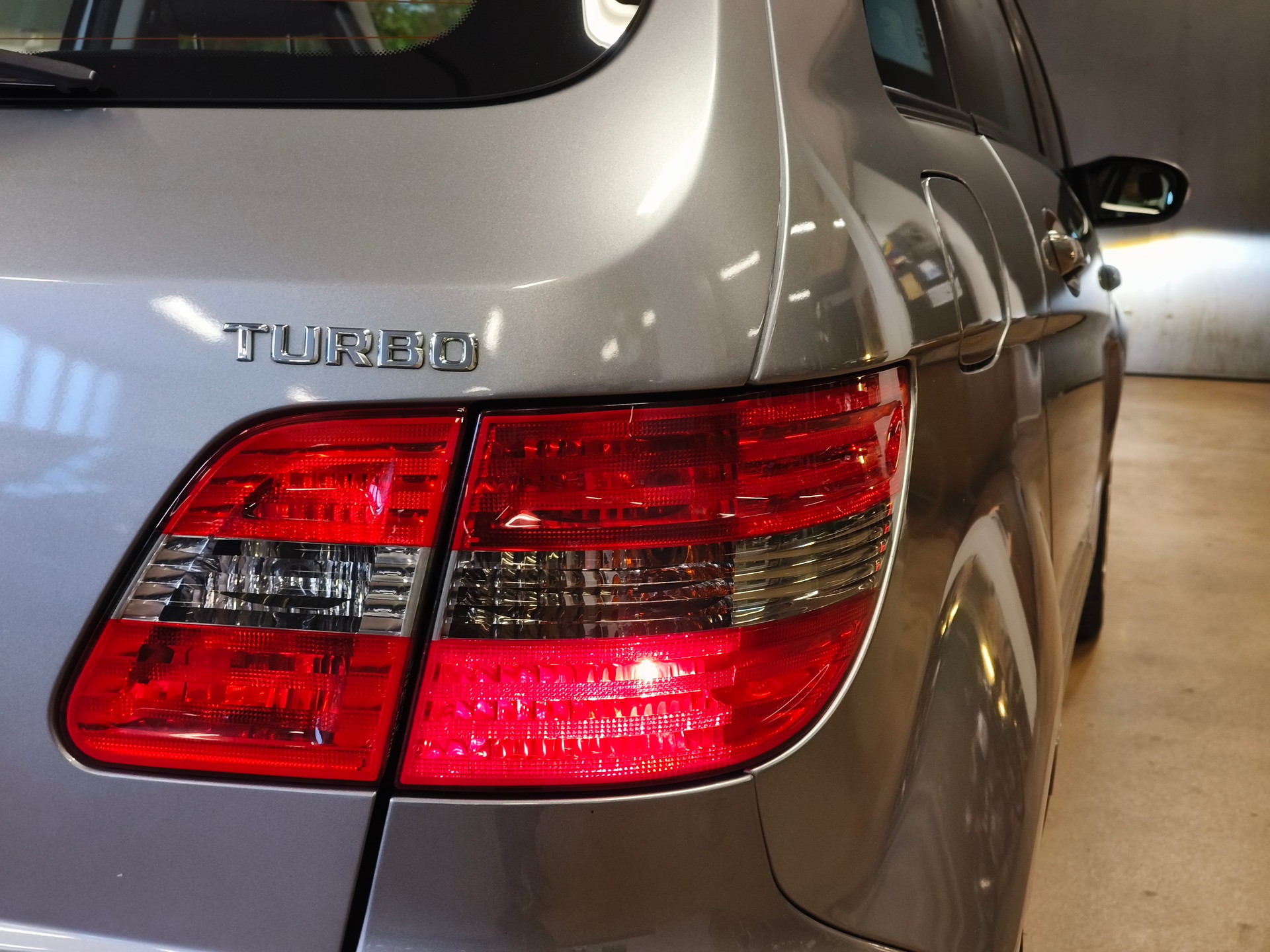 MERCEDES-BENZ B 200 T-image-13