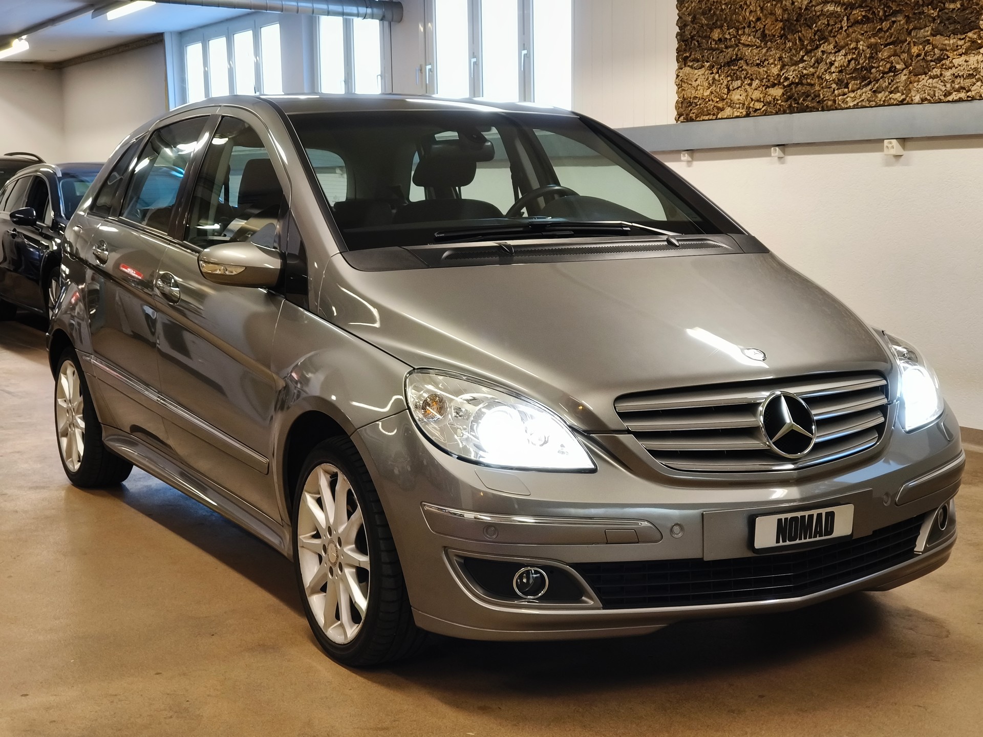 MERCEDES-BENZ B 200 T-image-4