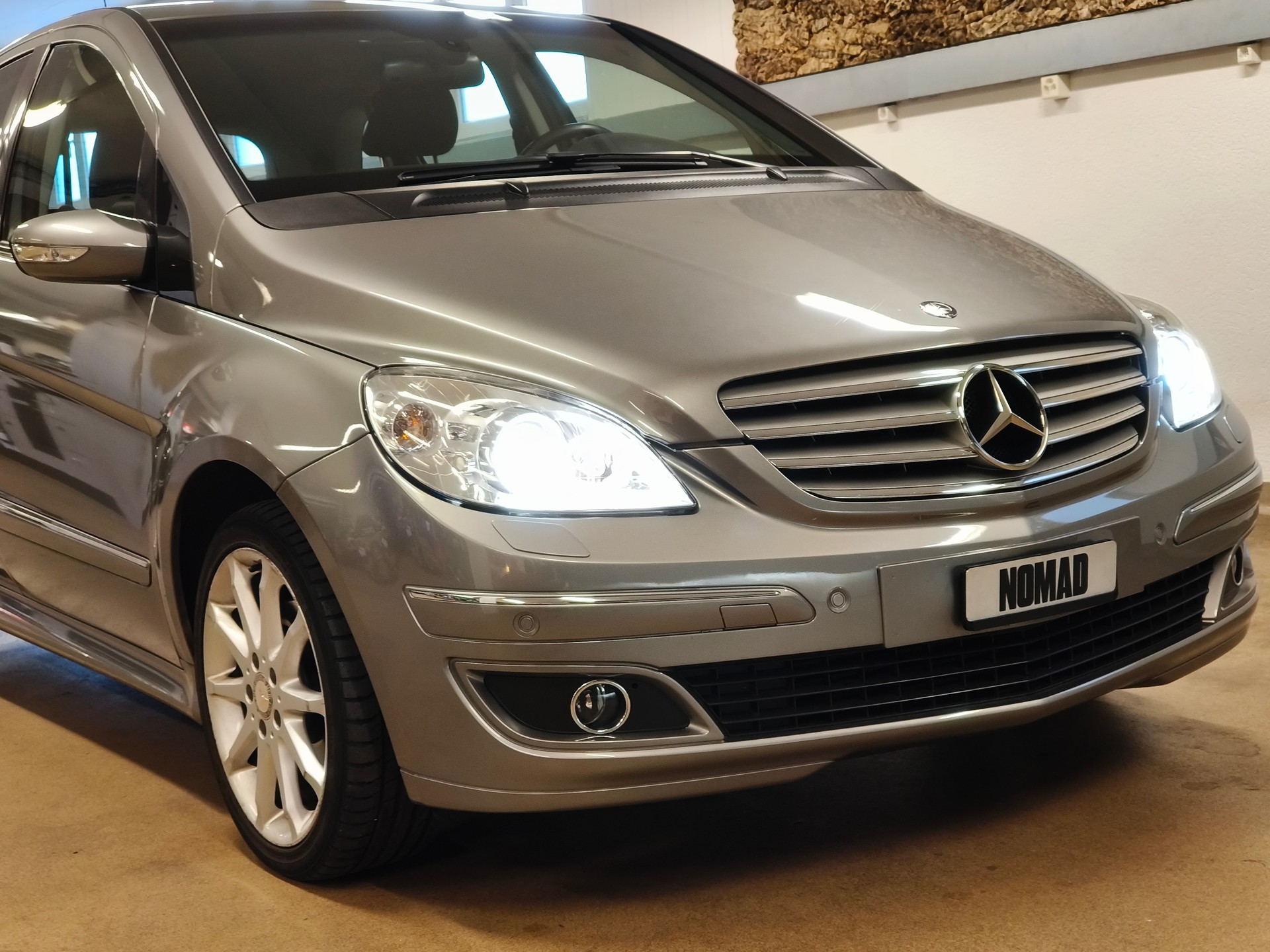 MERCEDES-BENZ B 200 T-image-5