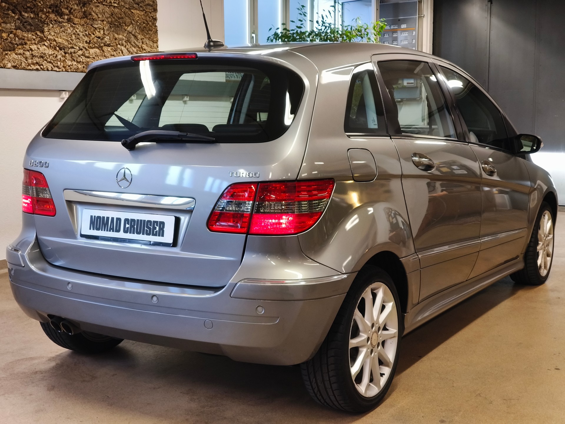 MERCEDES-BENZ B 200 T-image-10