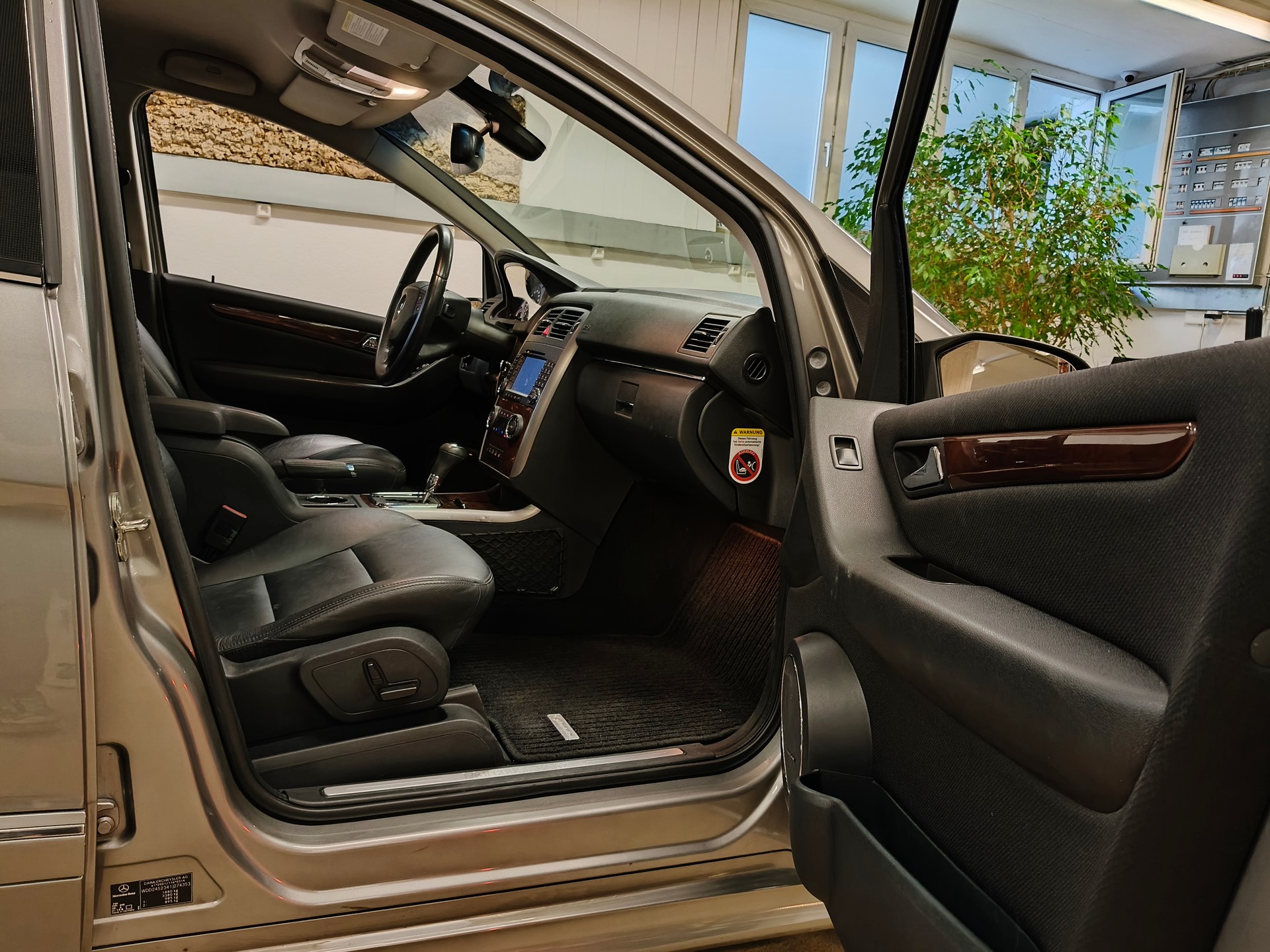 MERCEDES-BENZ B 200 T-image-21