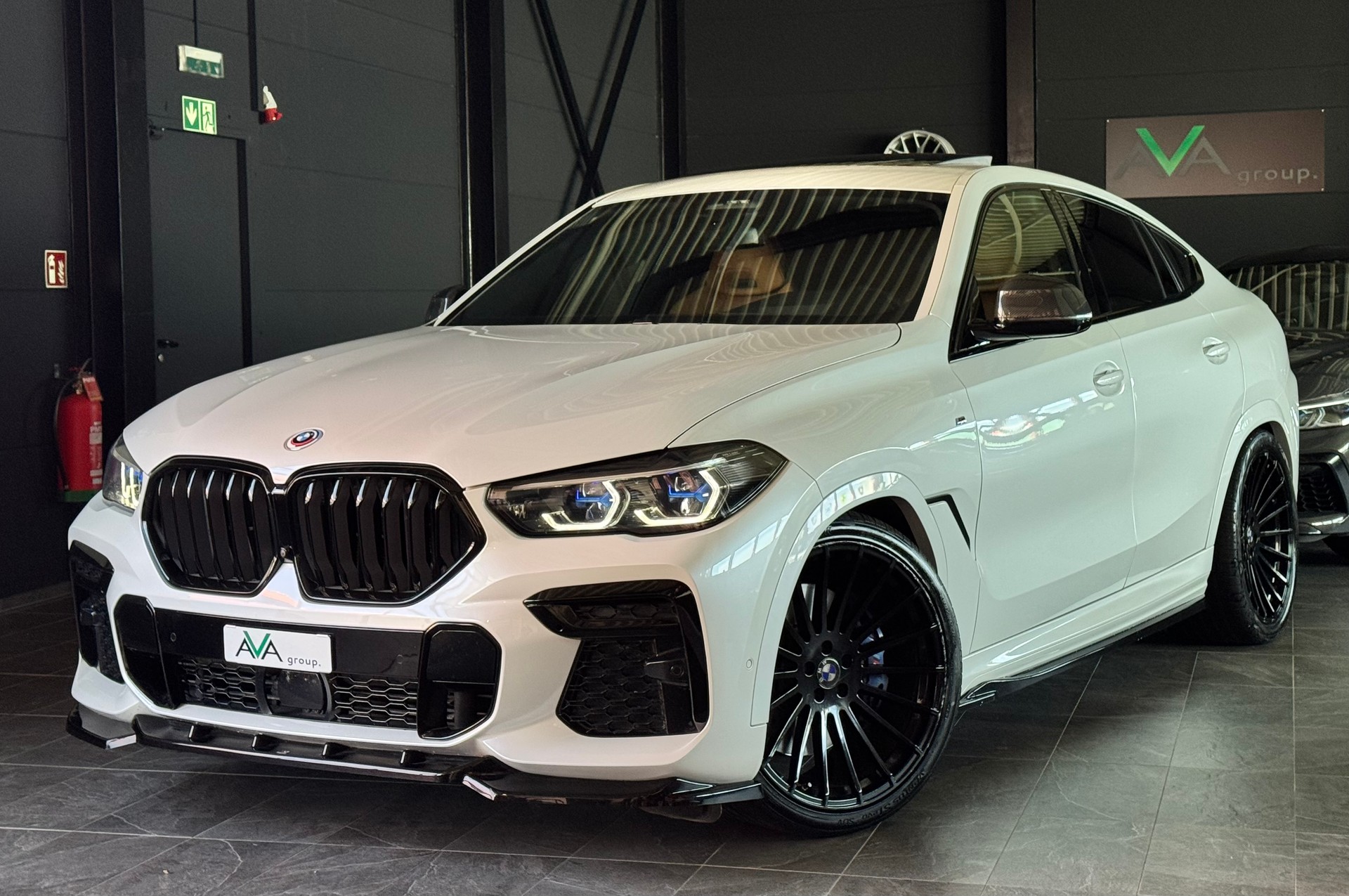 BMW X6 xDrive 48V 40d Steptronic M Sport *WHITE GRIZZLY*-image-1
