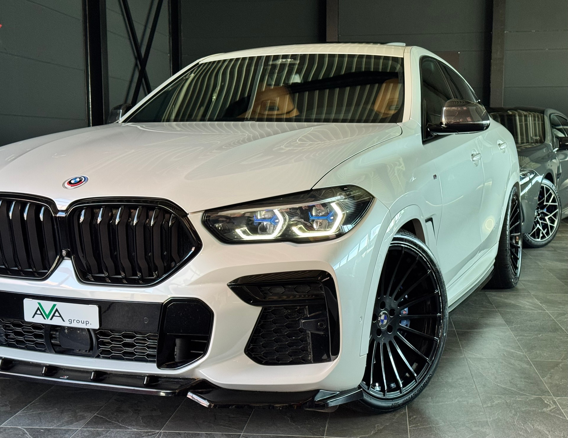 BMW X6 xDrive 48V 40d Steptronic M Sport *WHITE GRIZZLY*-image-0