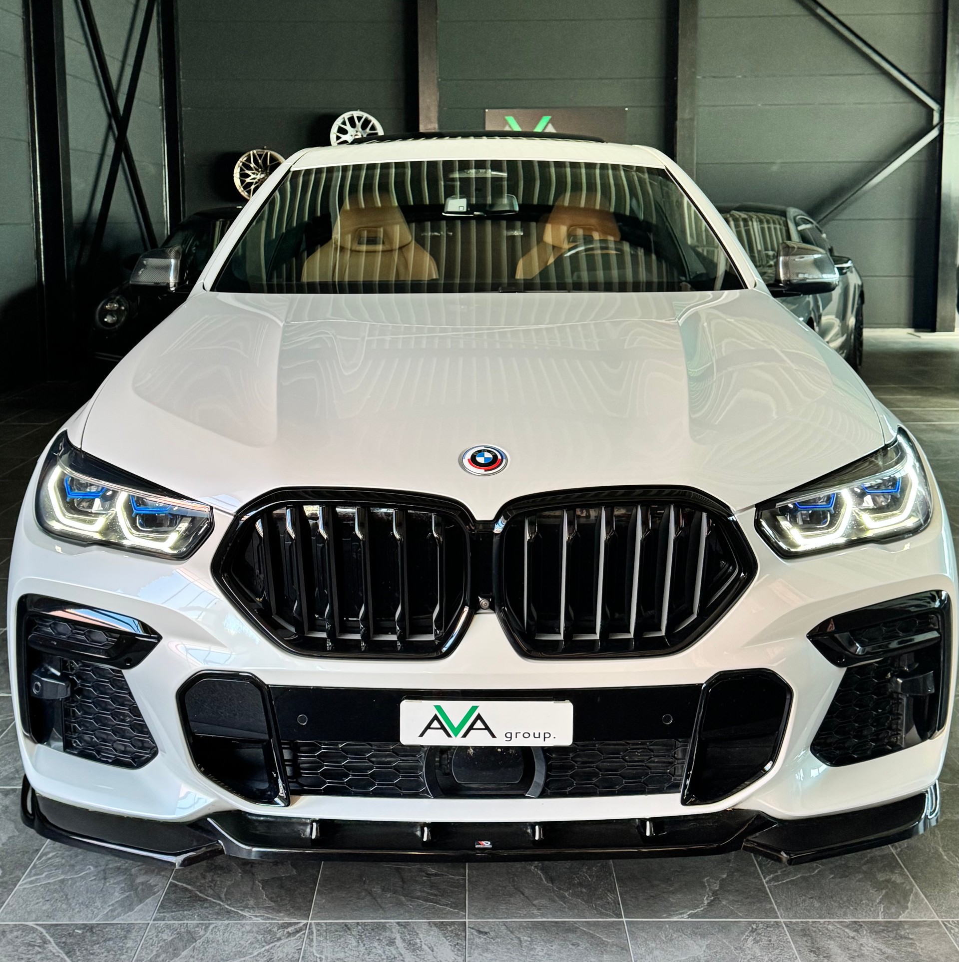 BMW X6 xDrive 48V 40d Steptronic M Sport *WHITE GRIZZLY*-image-3