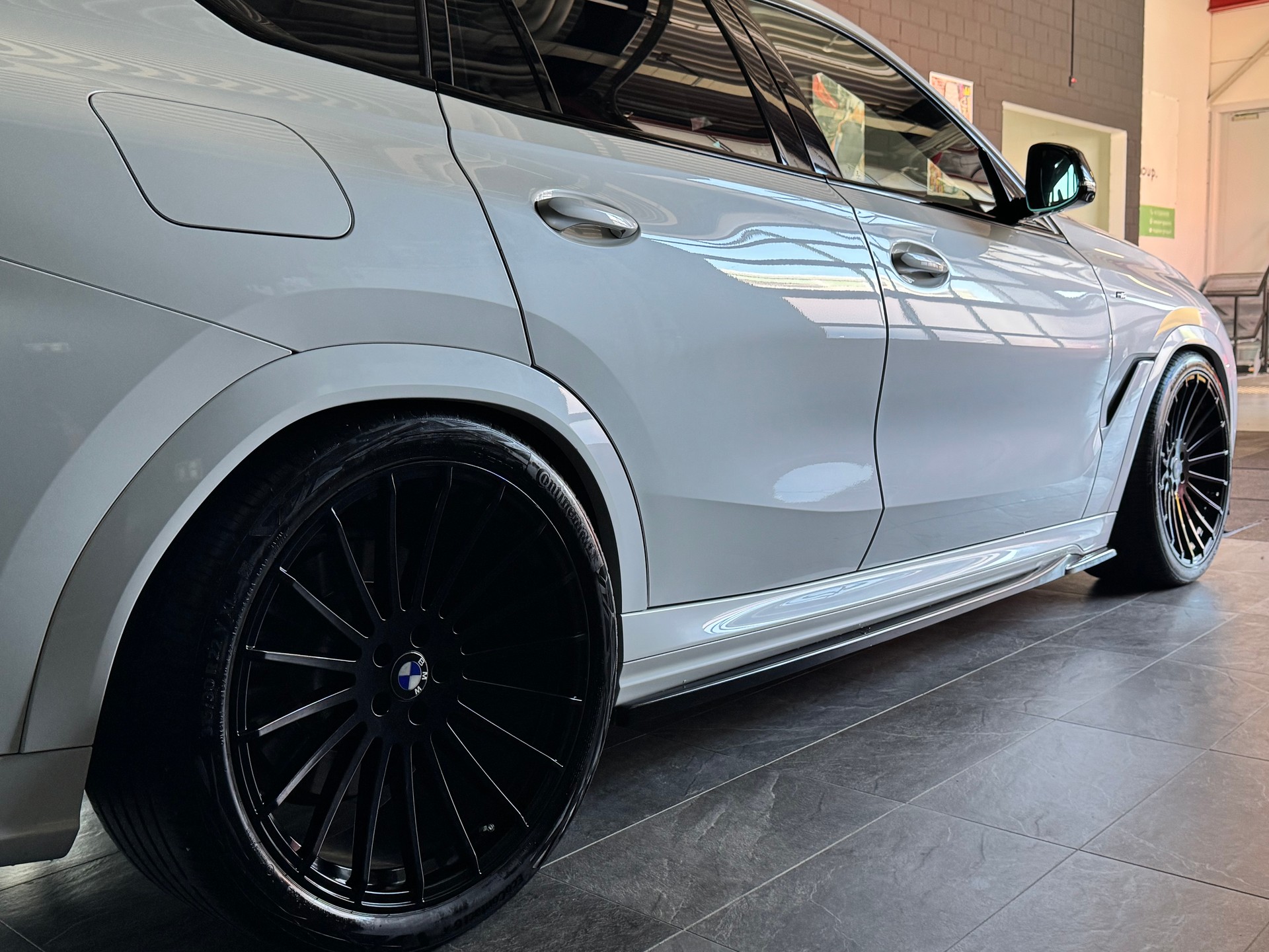 BMW X6 xDrive 48V 40d Steptronic M Sport *WHITE GRIZZLY*-image-9