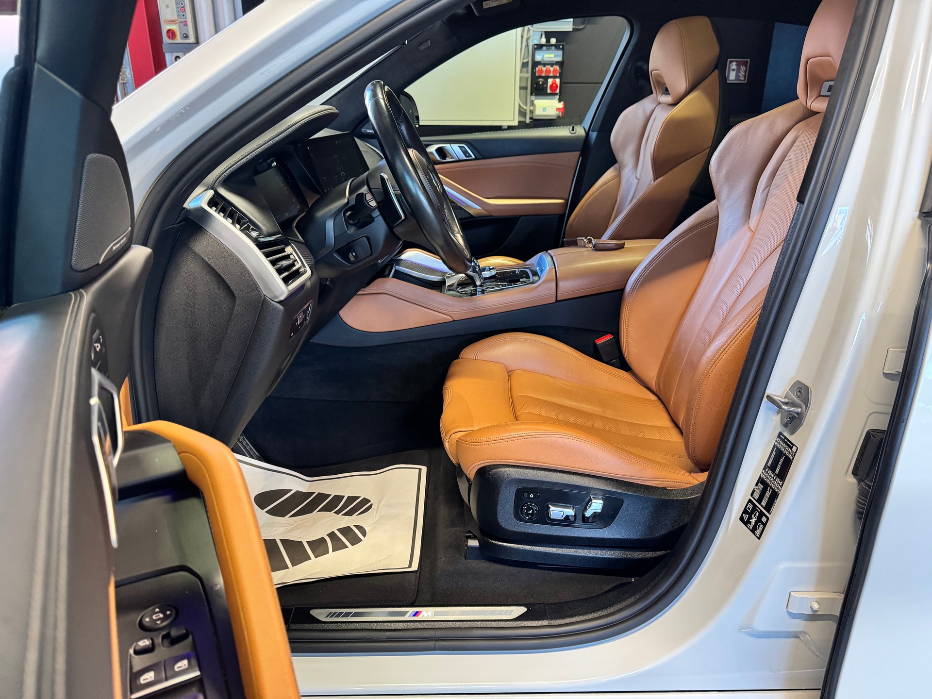 BMW X6 xDrive 48V 40d Steptronic M Sport *WHITE GRIZZLY*-image-14
