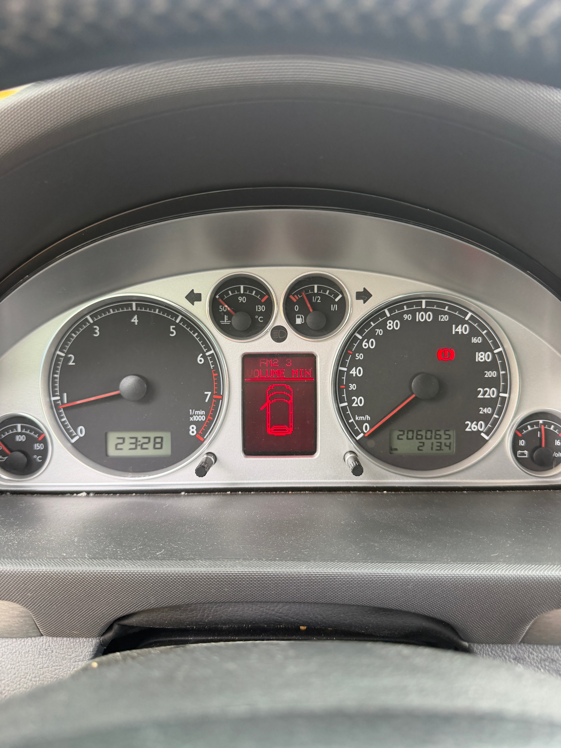 VW Sharan 1.8 T Comfortline-image-11