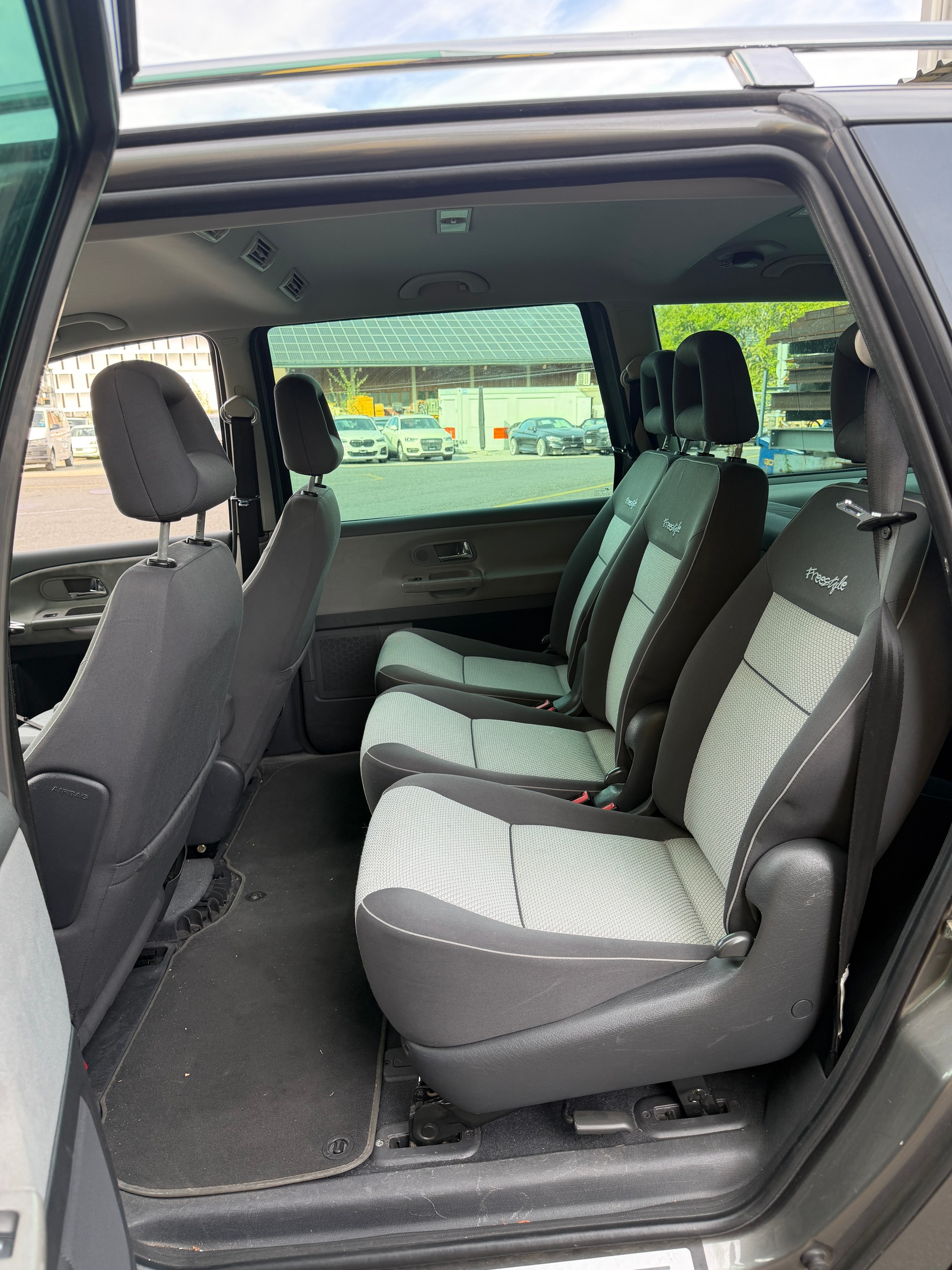 VW Sharan 1.8 T Comfortline-image-12