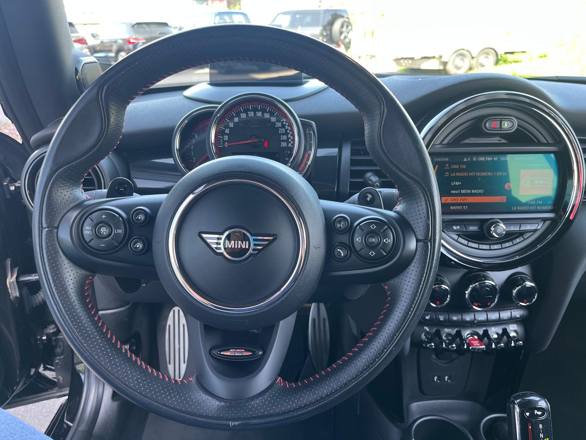 MINI Cooper John Cooper Works Cabriolet Steptronic-image-10