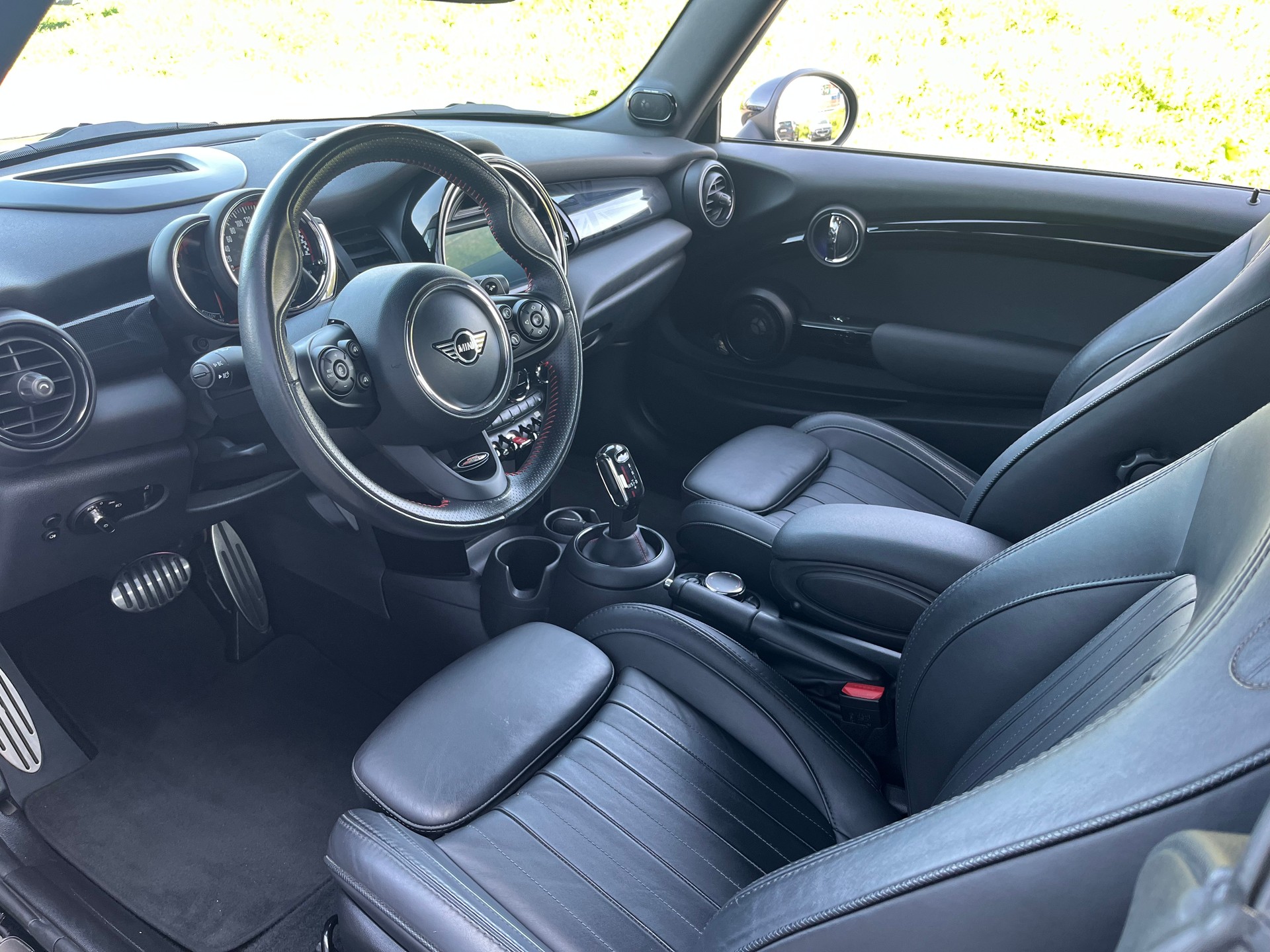 MINI Cooper John Cooper Works Cabriolet Steptronic-image-8